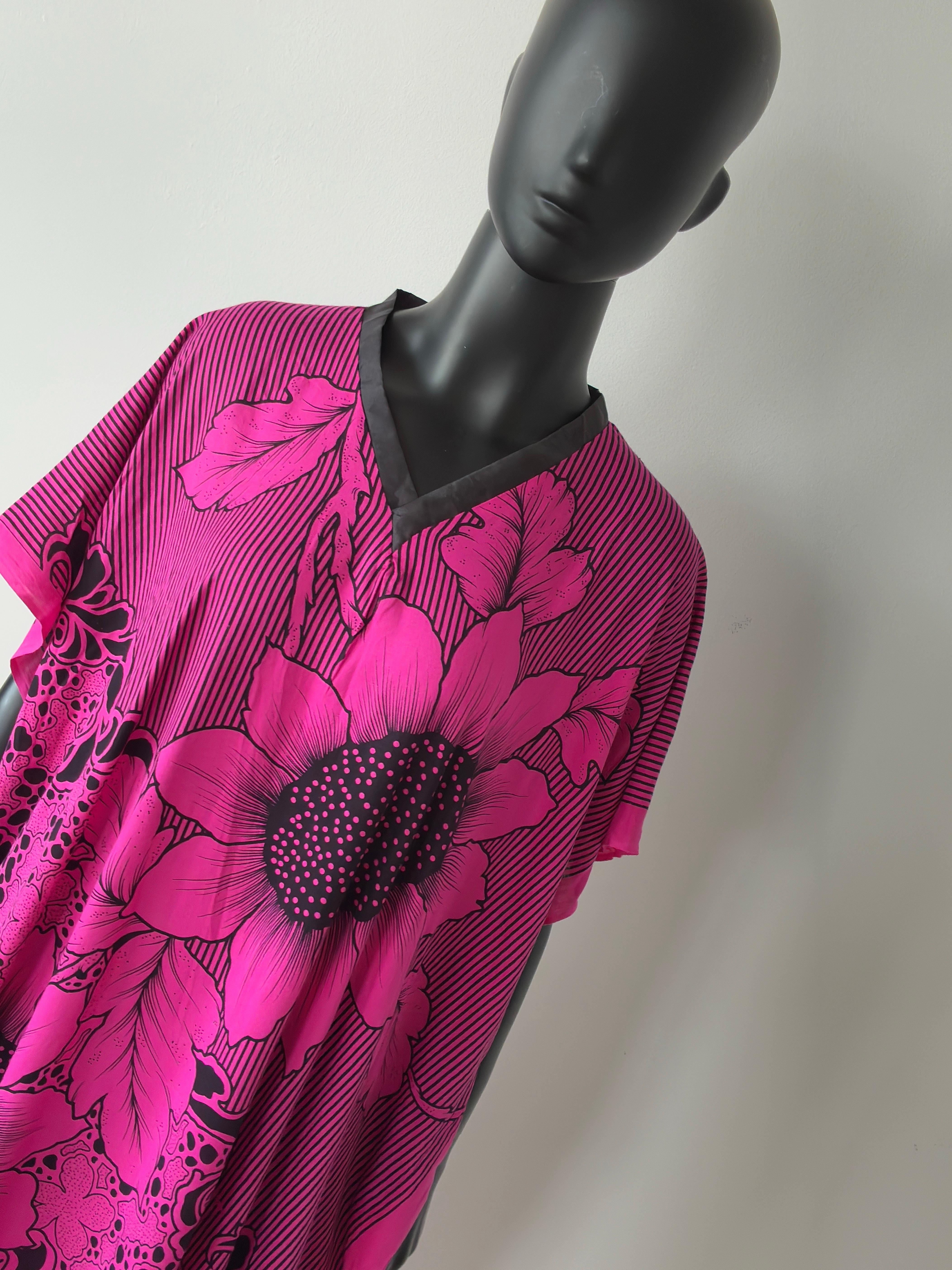 Robe caftan vintage avec imprimé tournesol en vente 7