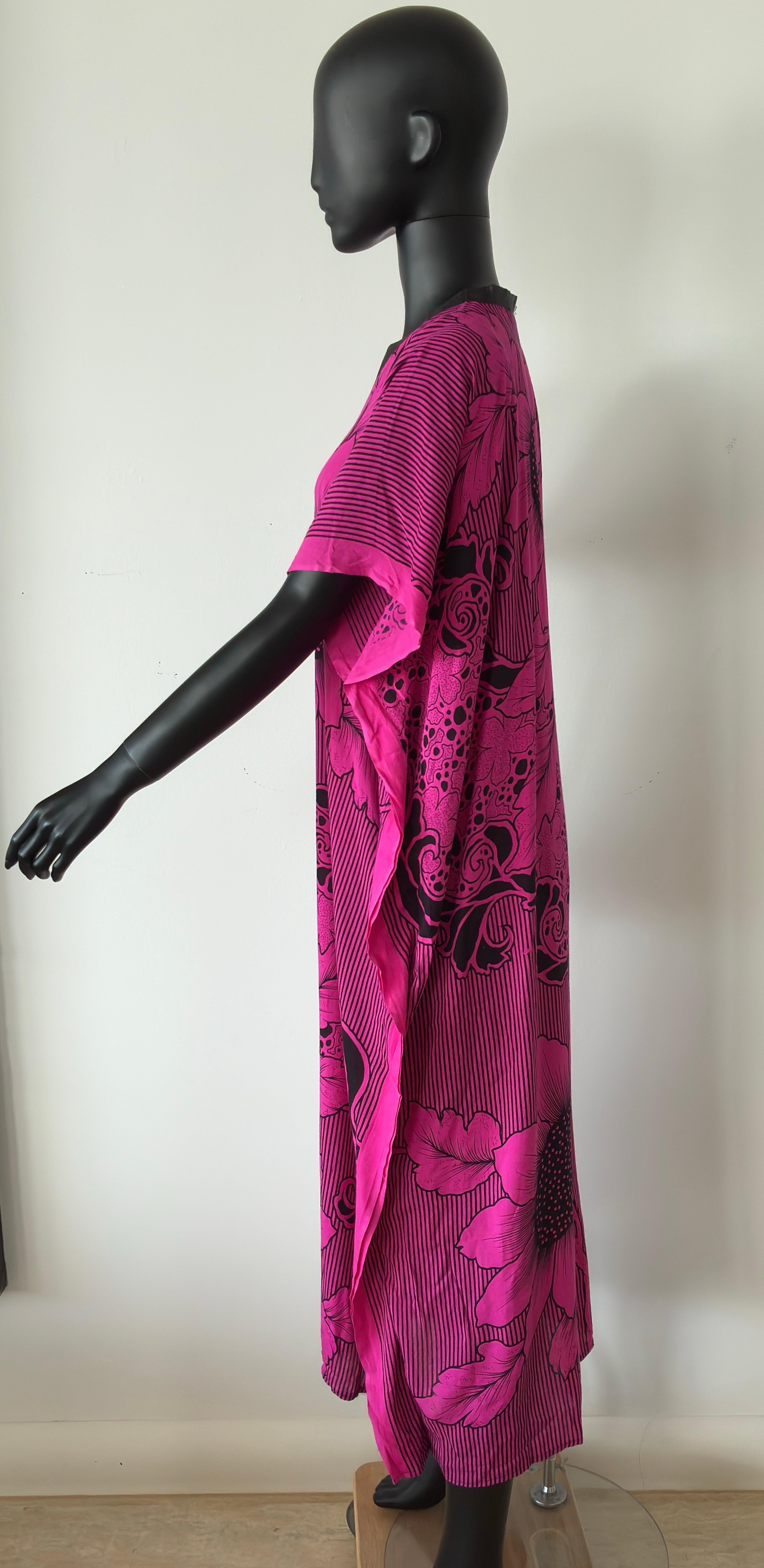 Robe caftan vintage avec imprimé tournesol en vente 2