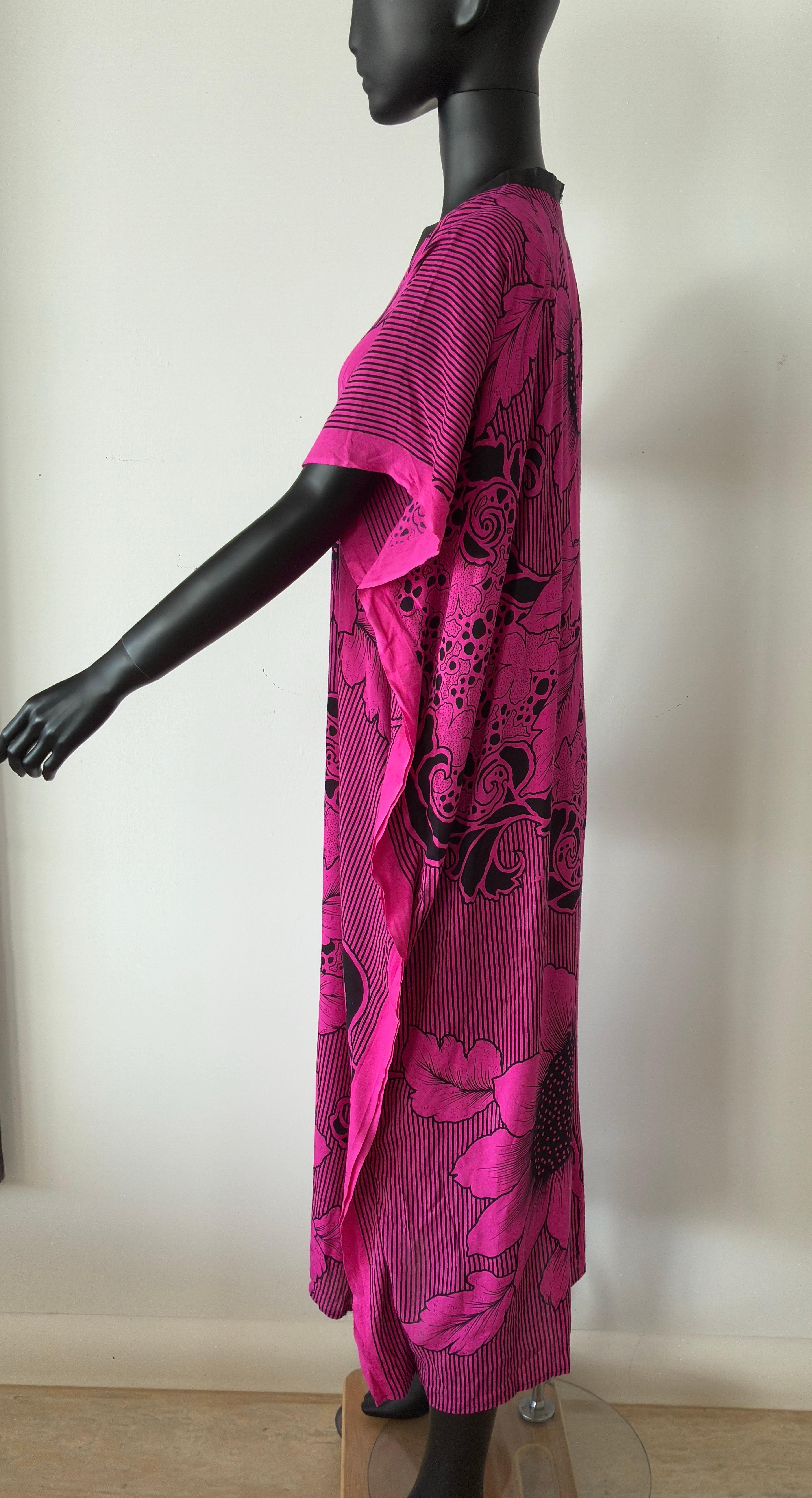 Robe caftan vintage avec imprimé tournesol en vente 3