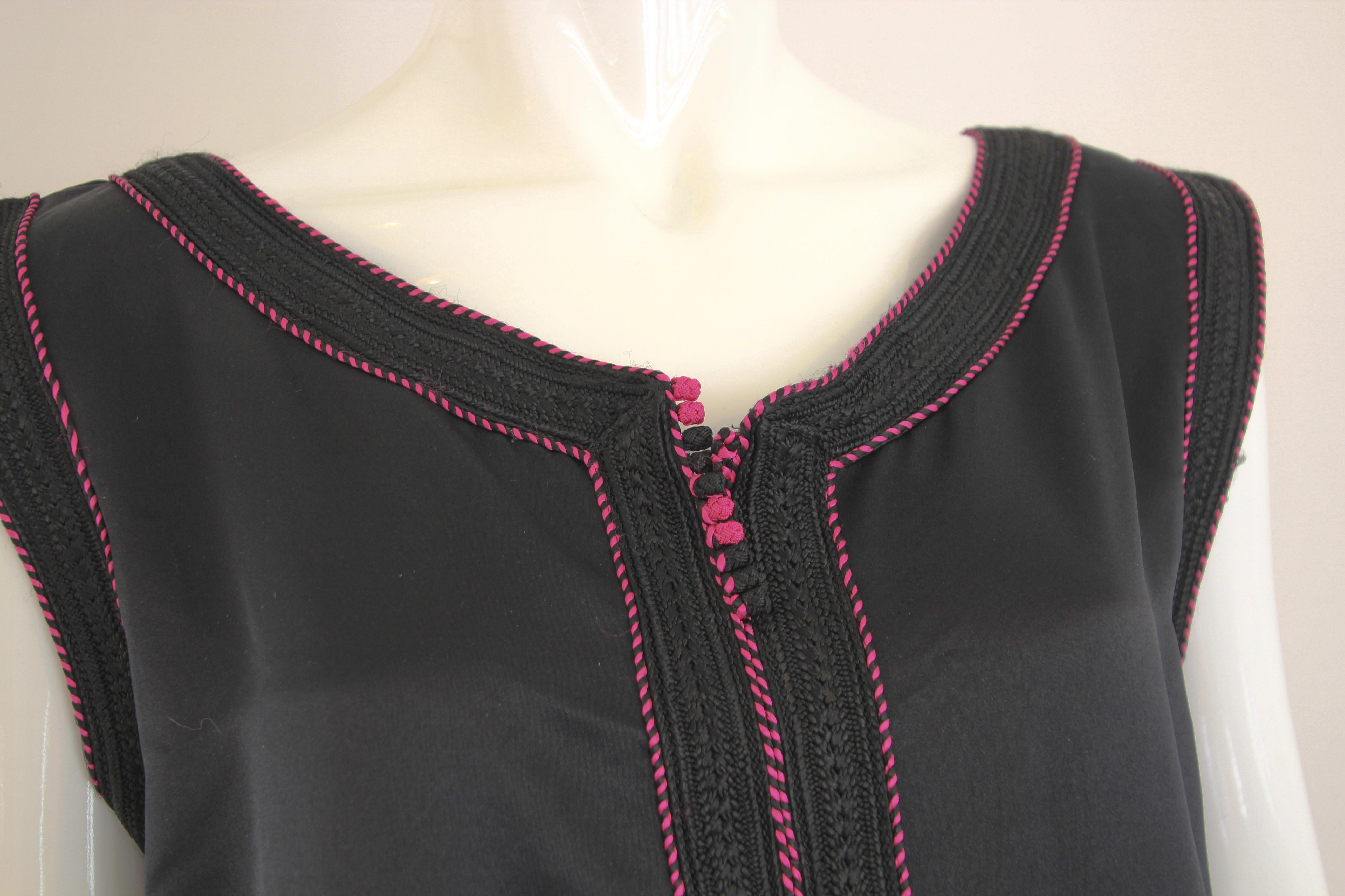 Vintage Caftan Sleeveless Black with Pink Embroidered, ca. 1980s In Good Condition For Sale In North Hollywood, CA