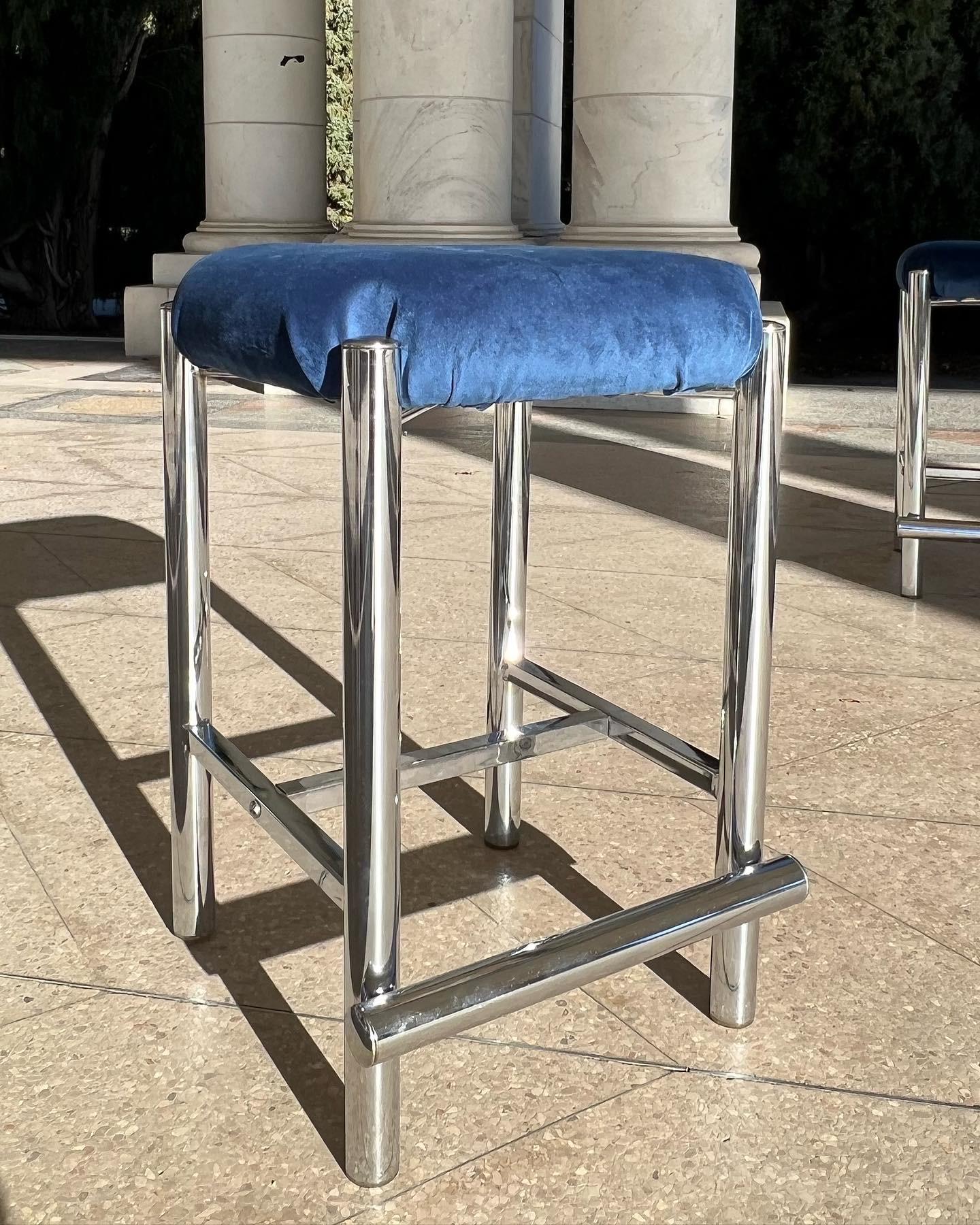 Vintage Cal-Style 1988 Chrome Bar Stools, Set of 4 In Excellent Condition For Sale In Denver, CO