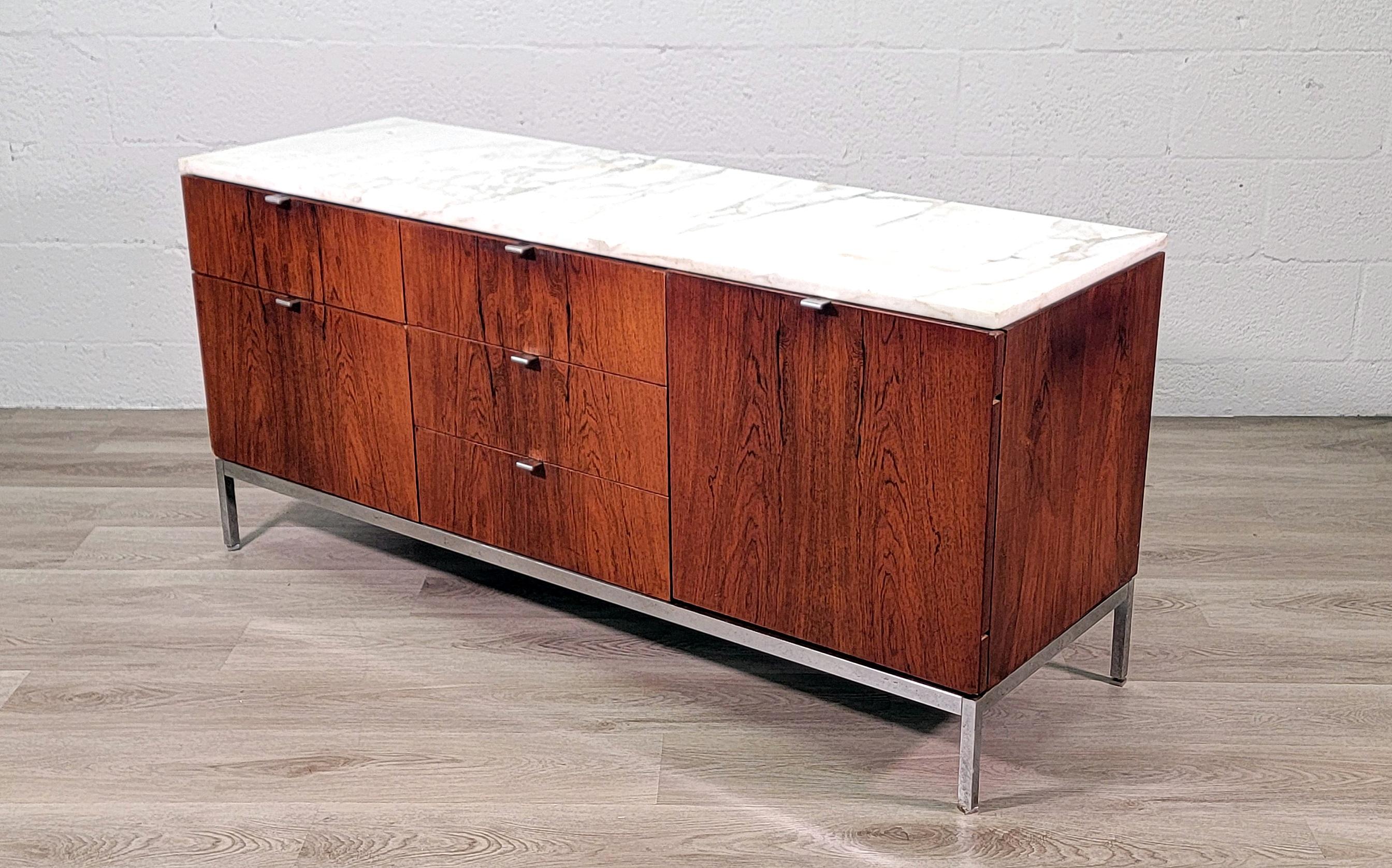Vintage Calacatta Marble and Rosewood Florence Knoll Credenza For Sale 3