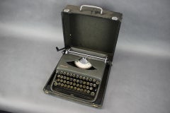 Vintage Calanda Máquina de escribir Checoslovaquia Años 50 Industrial Metal Design