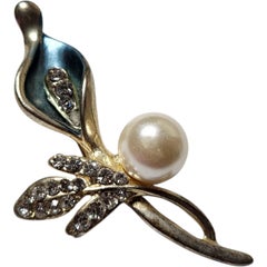 Vintage Calla Lily Brooch with Faux Pearl, Enamel Petals & Crystal Rhinestones