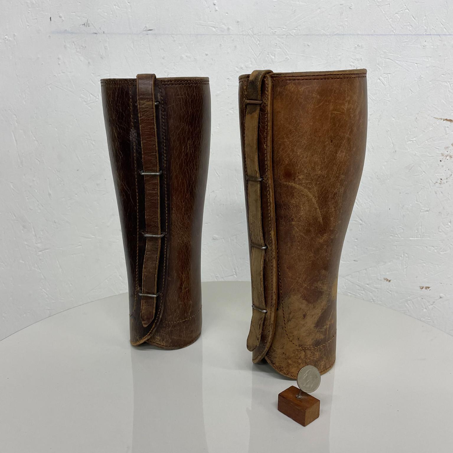 Leather calf protectors
Good looking cavalry vintage Leg protectors Half chaps Gaiter motorcycle puttees in vintage brown leather.
Marked Stamped 15
12.25 tall x 5.38 diameter
Original unrestored condition, quality stitching. Nice patina. Very