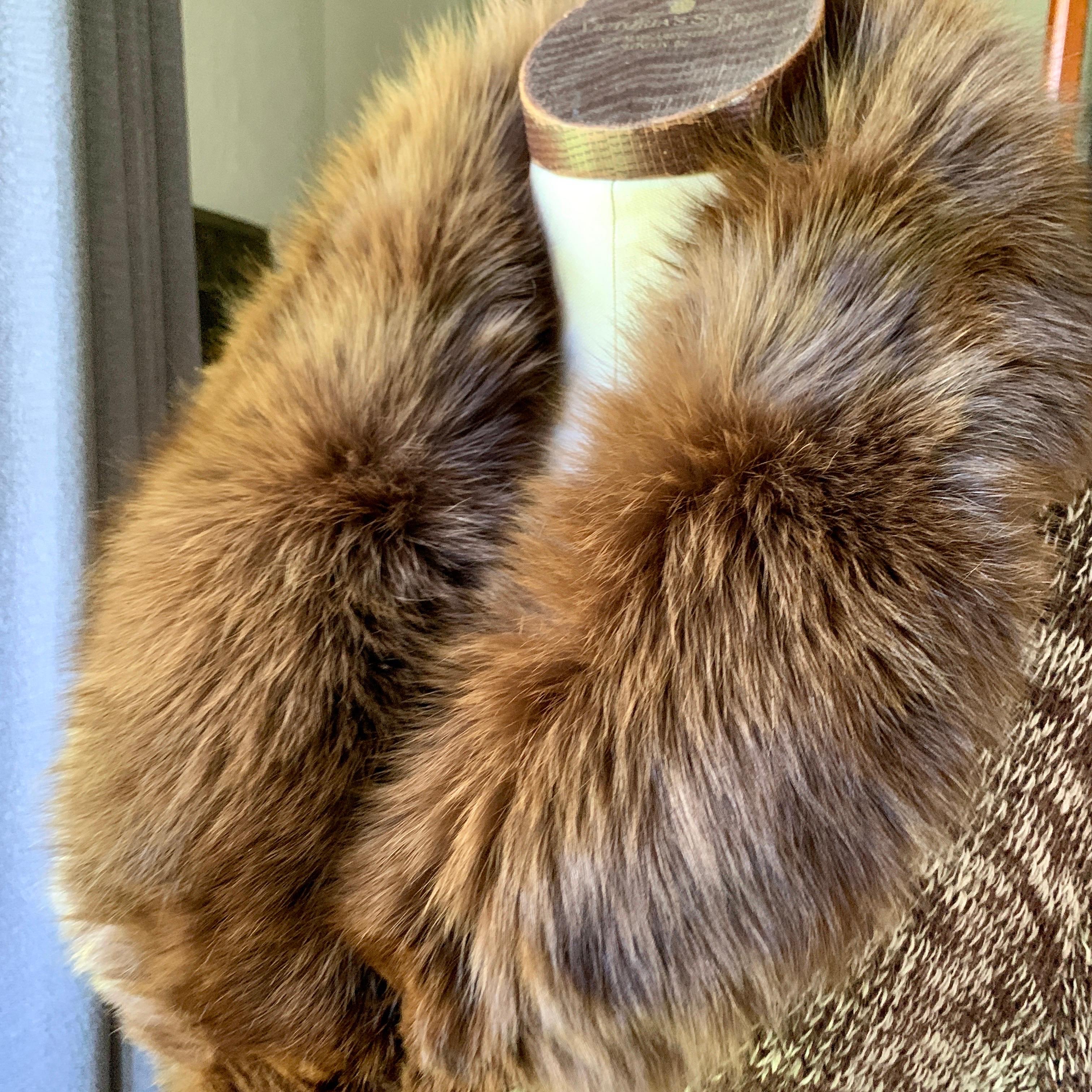 Vintage CALVIN KLEIN 70's BLACK LABEL Hand Knit Cardigan Sweater Belted FOX FUR For Sale 9
