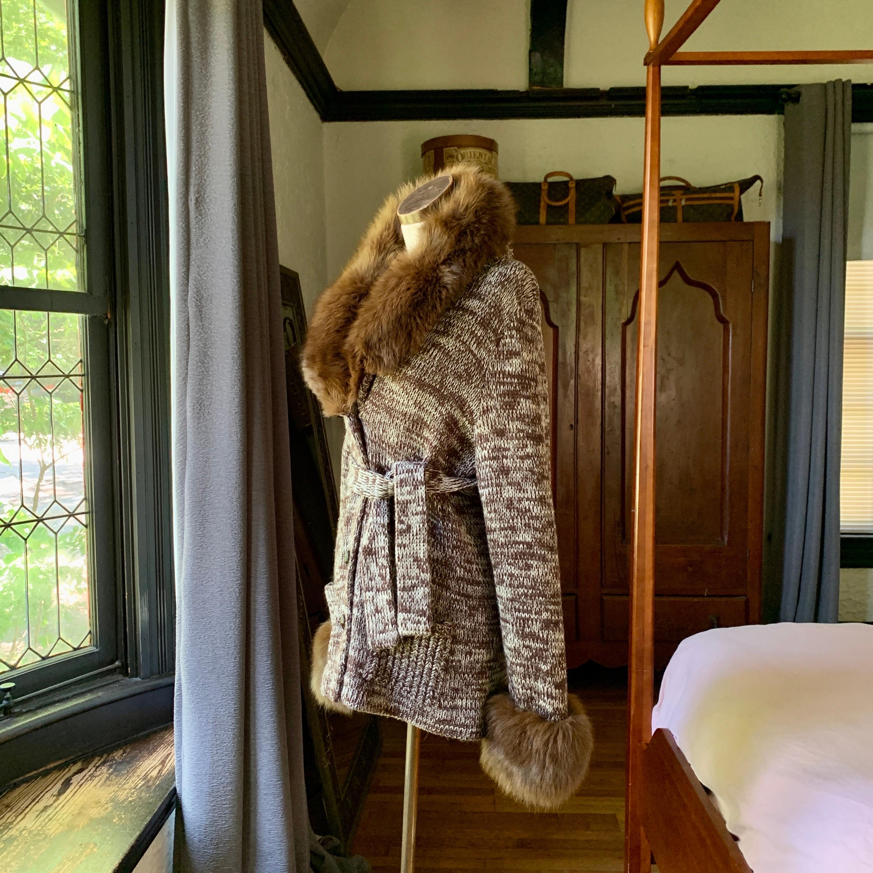 Vintage CALVIN KLEIN 70's BLACK LABEL Hand Knit Cardigan Sweater Belted FOX FUR For Sale 3