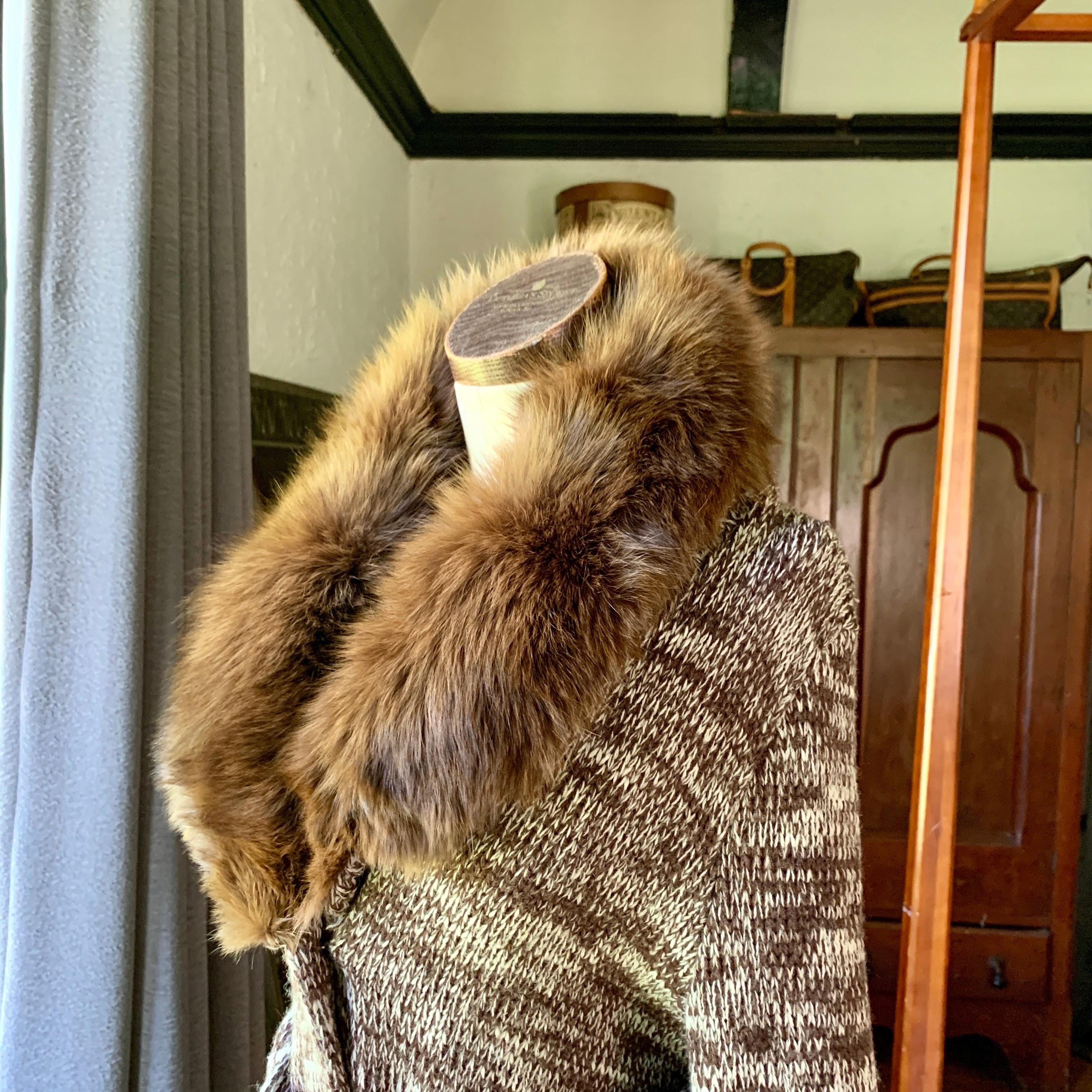 Vintage CALVIN KLEIN 70's BLACK LABEL Hand Knit Cardigan Sweater Belted FOX FUR For Sale 4
