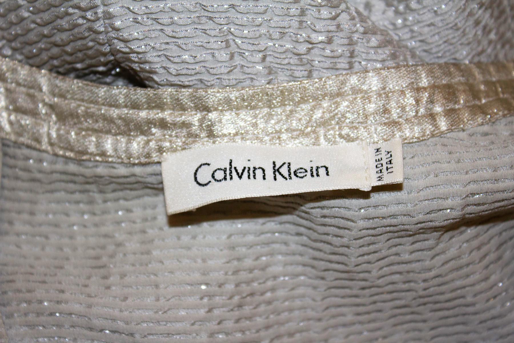Robe de soirée vintage Calvin Klein argentée en vente 2