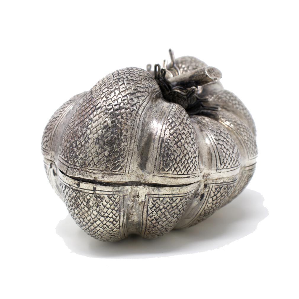 Vintage Cambodian Repoussé Silver Pumpkin Shaped Box In Good Condition For Sale In Point Richmond, CA