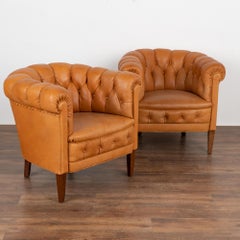 Vintage Camel Brown Leder Barrel Back Arm Club Chairs, Dänemark ca. 1940-50