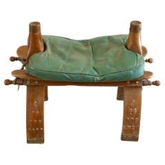 Tabouret selle en cuir camel vintage