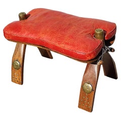 Tabouret de selle ottoman vintage en cuir camel, Maroc, vers 1960