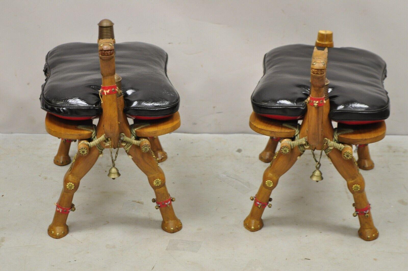 Taburetes de Silla de Camello Vintage Madera Tallada Cojines Negro/Rojo, un Par Moderno