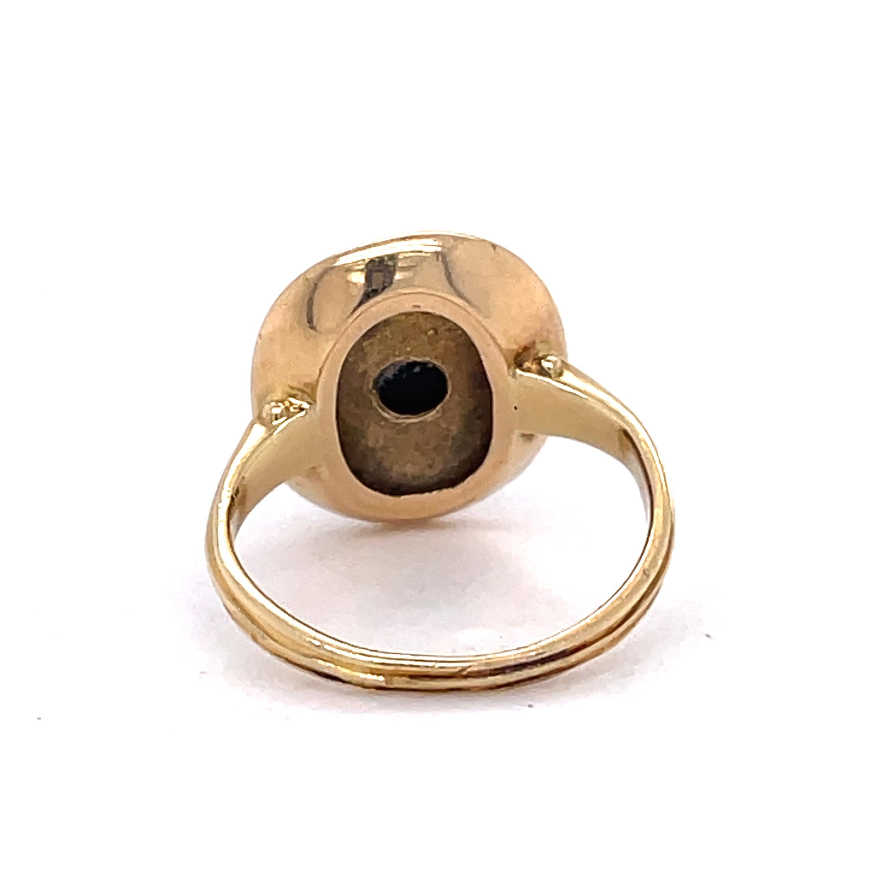 Portrait Cut Vintage Cameo Ring, Onyx Ring, 14k Yellow Gold, women profaile cameo jewelry For Sale