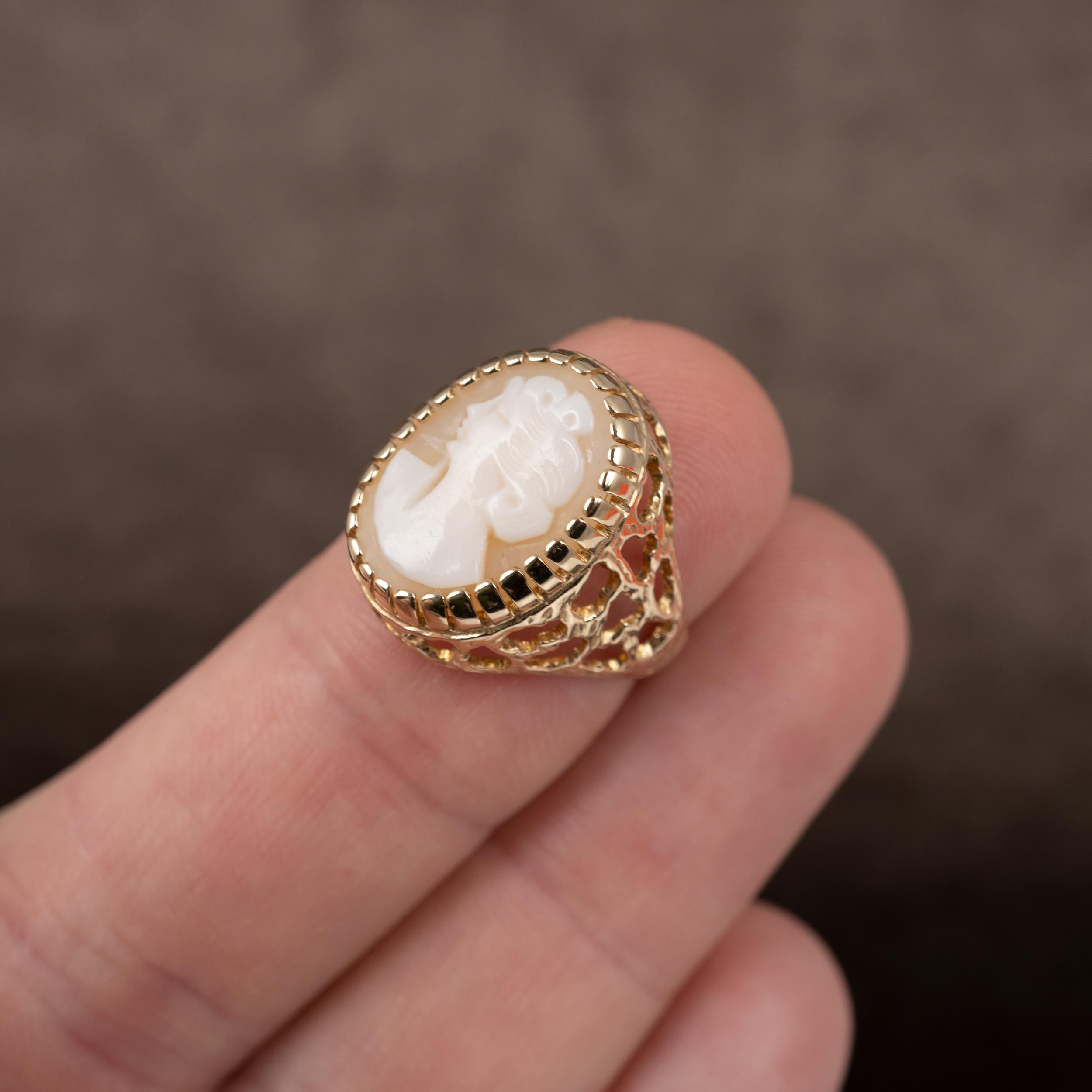 Women's Vintage Cameo Ring Open Basket Setting 9 Karat Yellow Gold Dated London 1977 For Sale