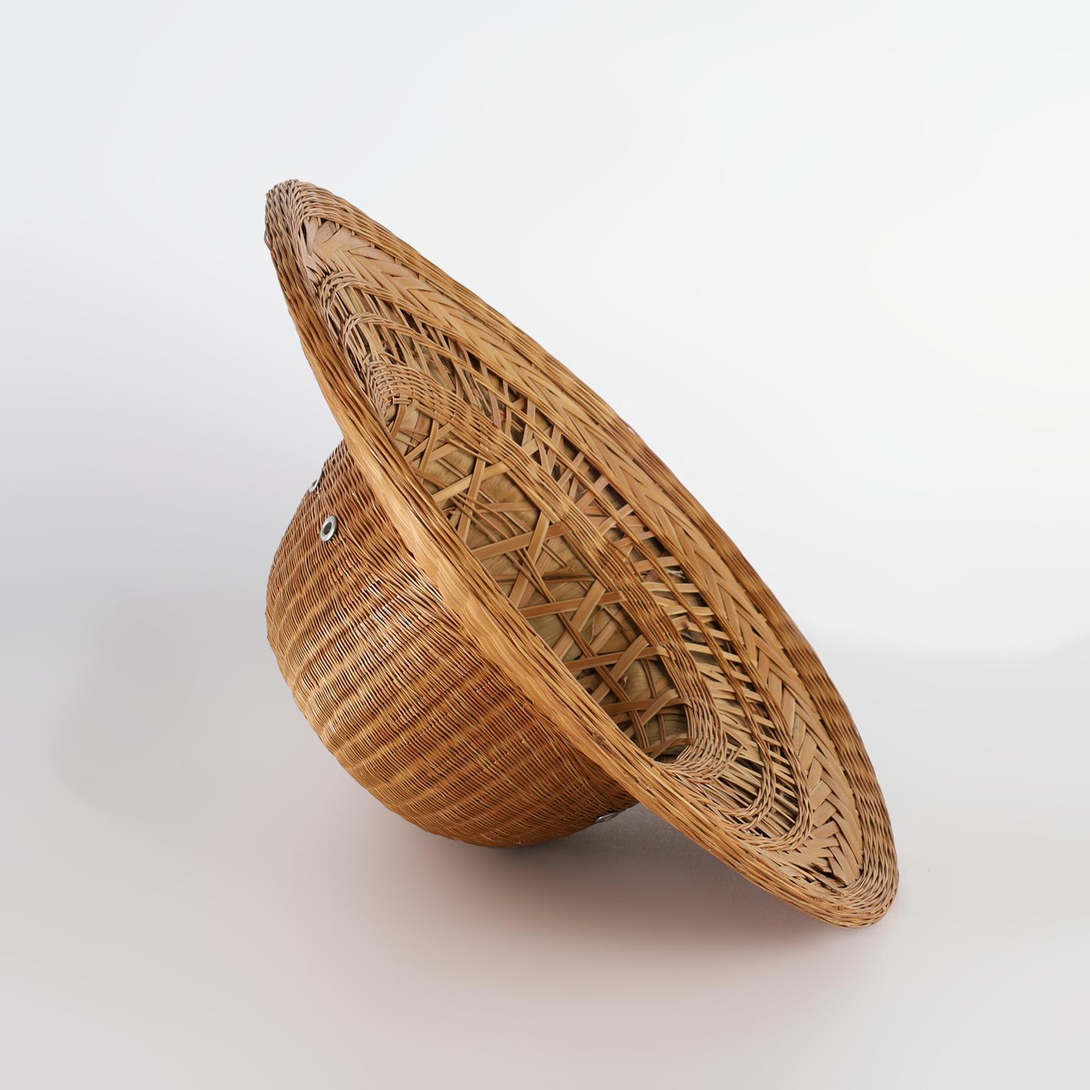 Vintage Campaign Anglo Indian Wicker Pith Helmet In Good Condition For Sale In Palm Beach, FL