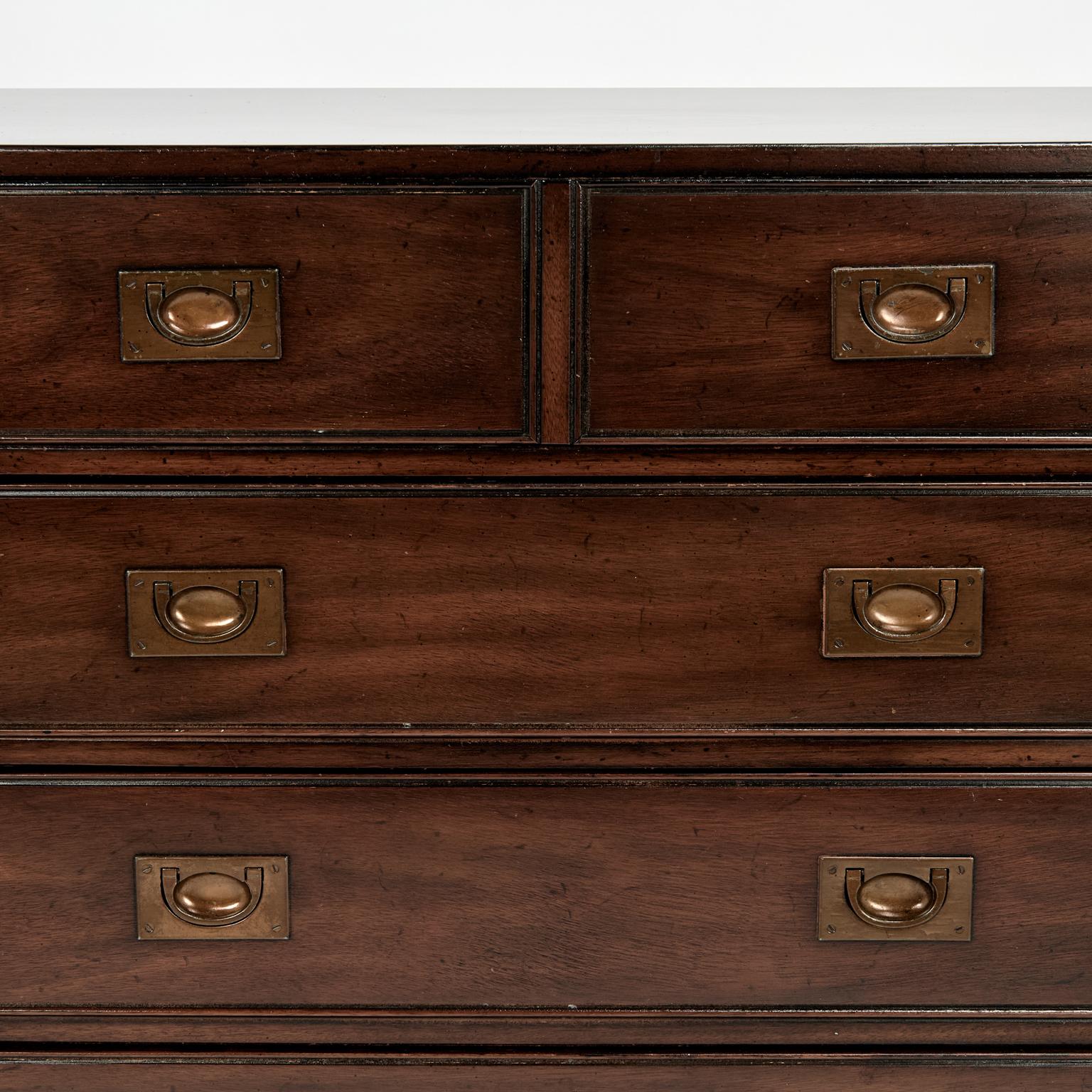 Vintage Campaigner Stil Kommode oder Dresser von Heritage (amerikanisch) im Angebot