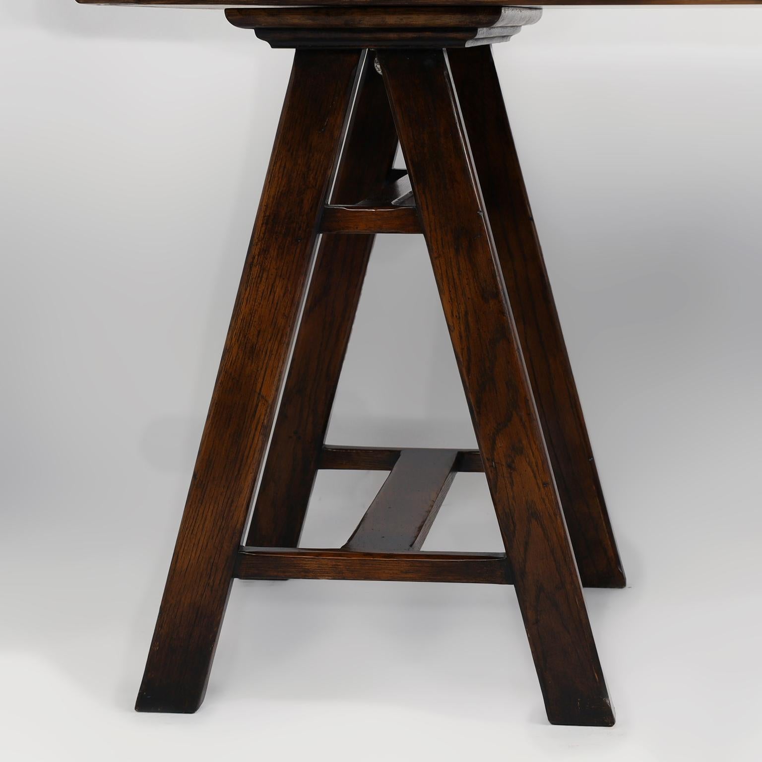 Schreibtisch aus Leder mit Sawhorse-Lederplatte im Campaign-Stil im Angebot 10