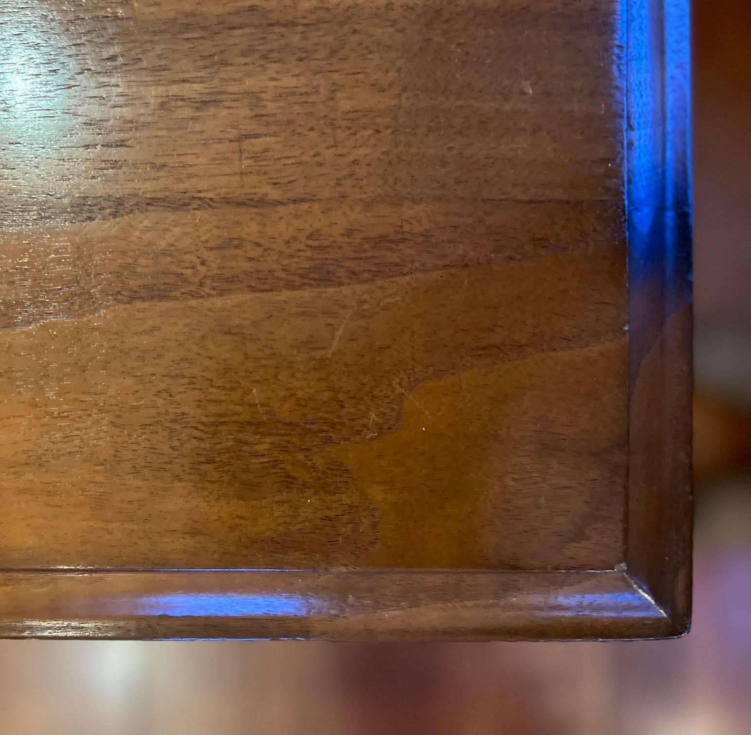Coffre vintage en bois de camphre avec plateau de rangement intérieur escamotable en vente 3