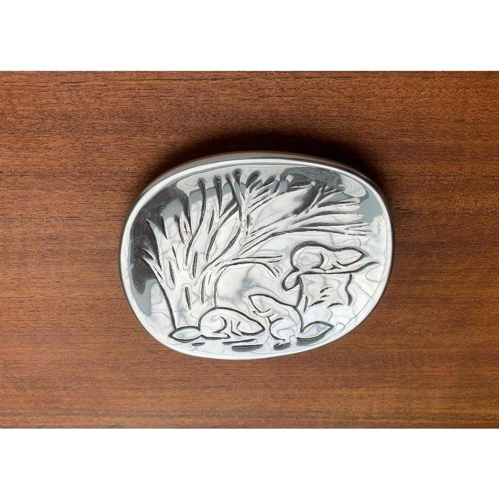 Vintage Canadian Metal Bowl with Beaver Decor from Hoselton For Sale 2