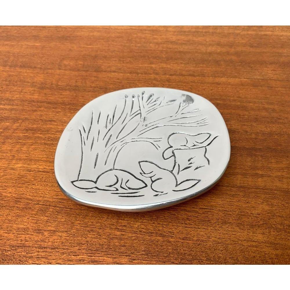Vintage Canadian Metal Bowl with Beaver Decor from Hoselton For Sale 3