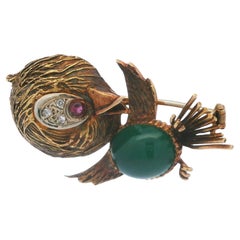 Vintage Bird Brooch Chalcedony Body and Ruby and Diamond Eyes in 18k Yellow Gold