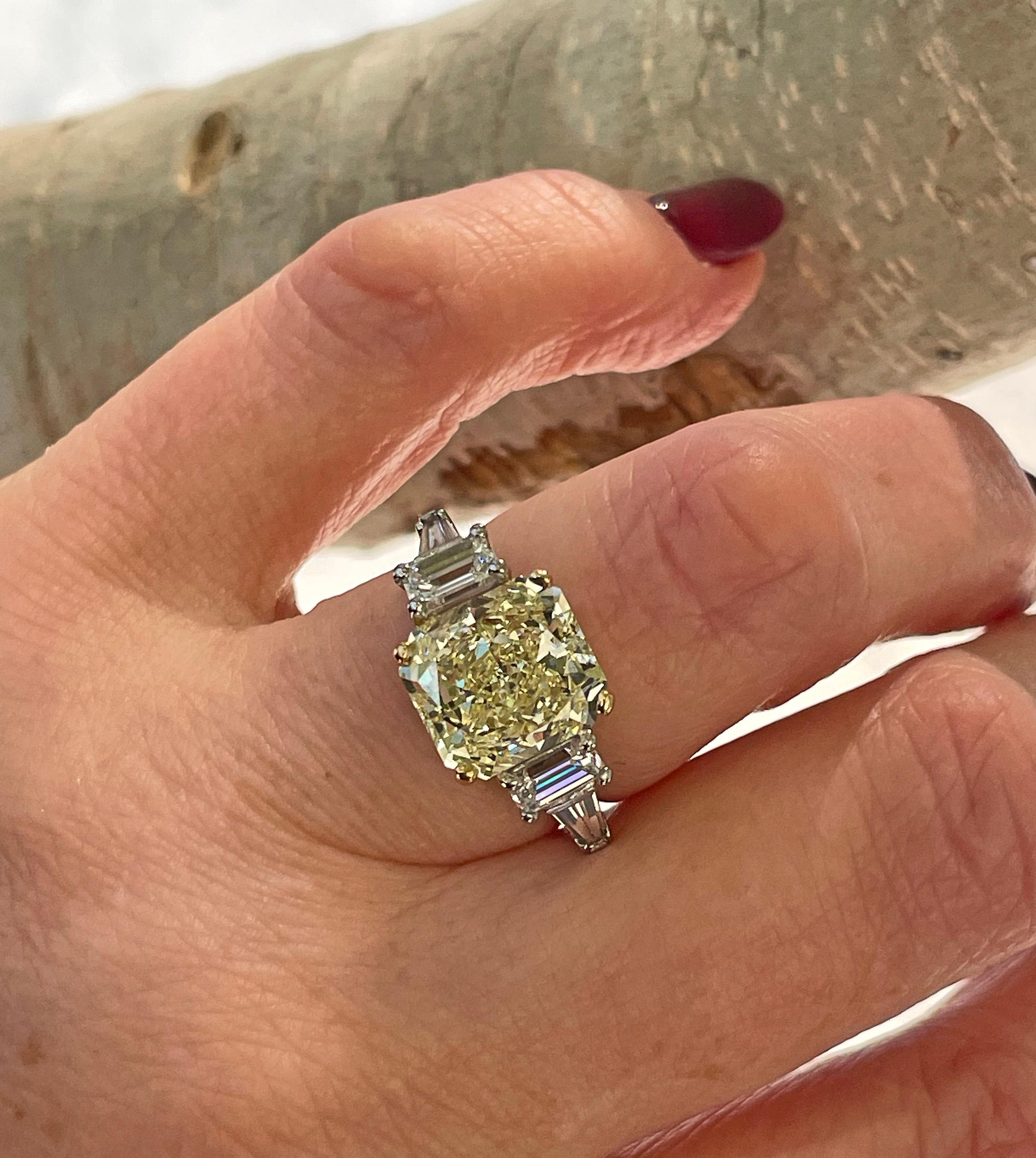 Vintage “Canary” GIA 7.11ctw Fancy YELLOW Radiant Diamond 5 stone Platinum Ring 4