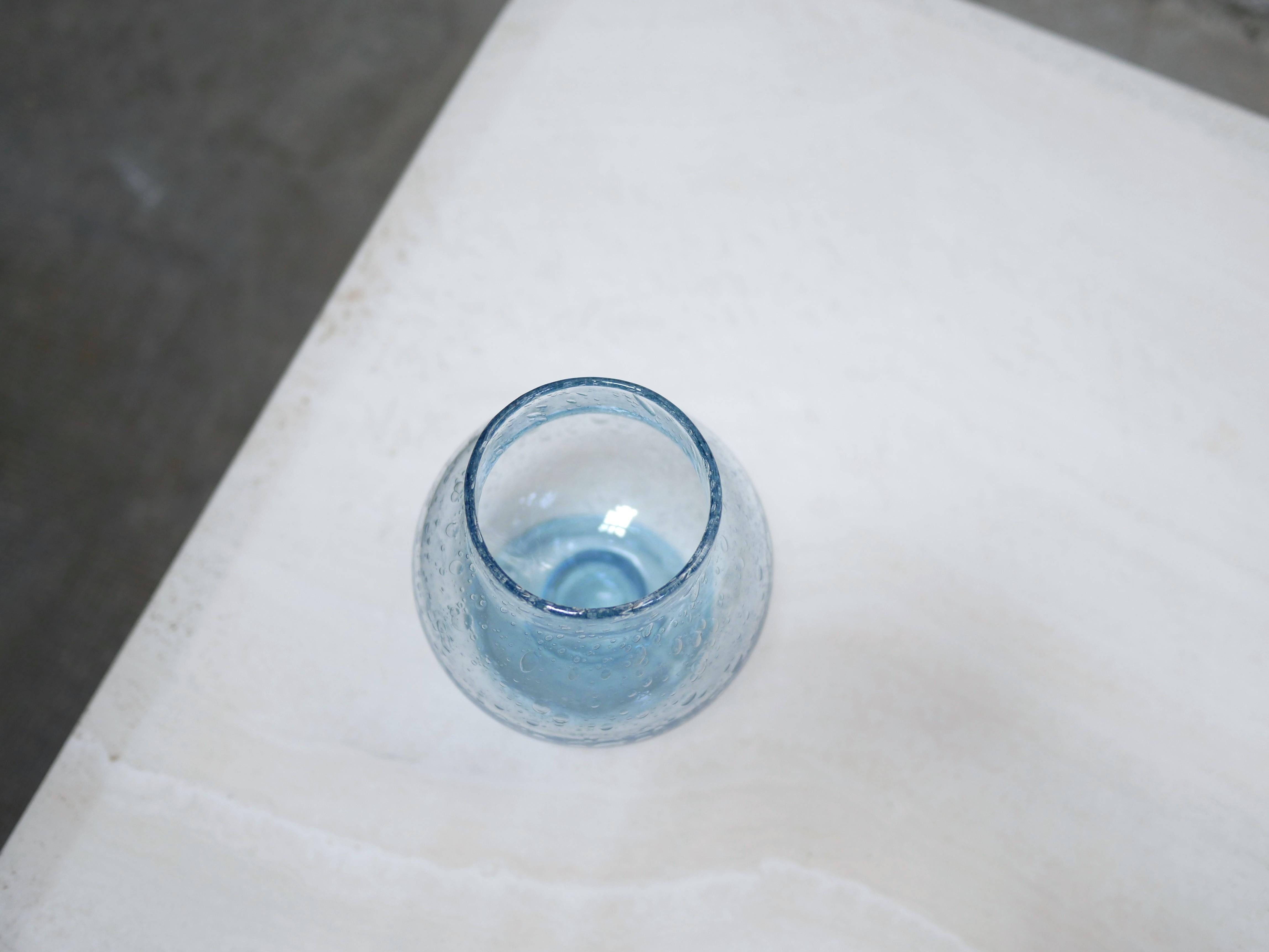 Porte-bougies vintage en verre soufflé bleu de Biot Glassworks en vente 4