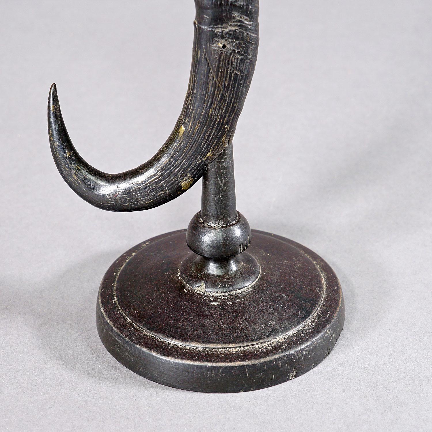Vintage-Kerzenständer mit echtem Chamois- Horn (Rustikal) im Angebot