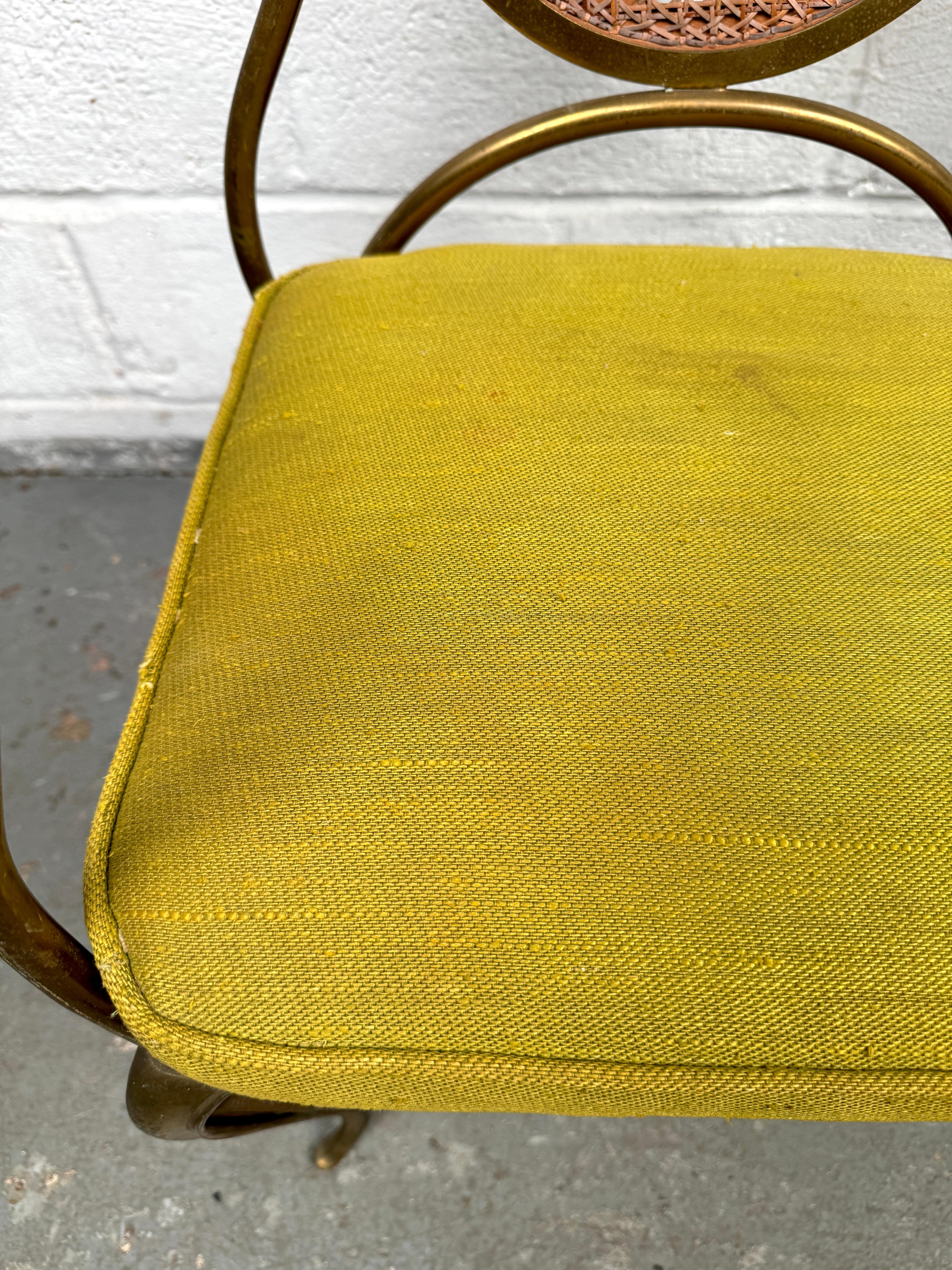 Ottone Panca da bistrot in canna e metallo vintage in vendita