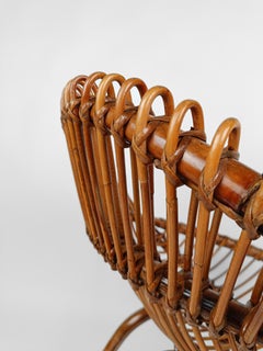 Set aus 2 schalenförmigen Sesseln aus Schilfrohr und Rattan mit Couchtisch, 1960er Jahre