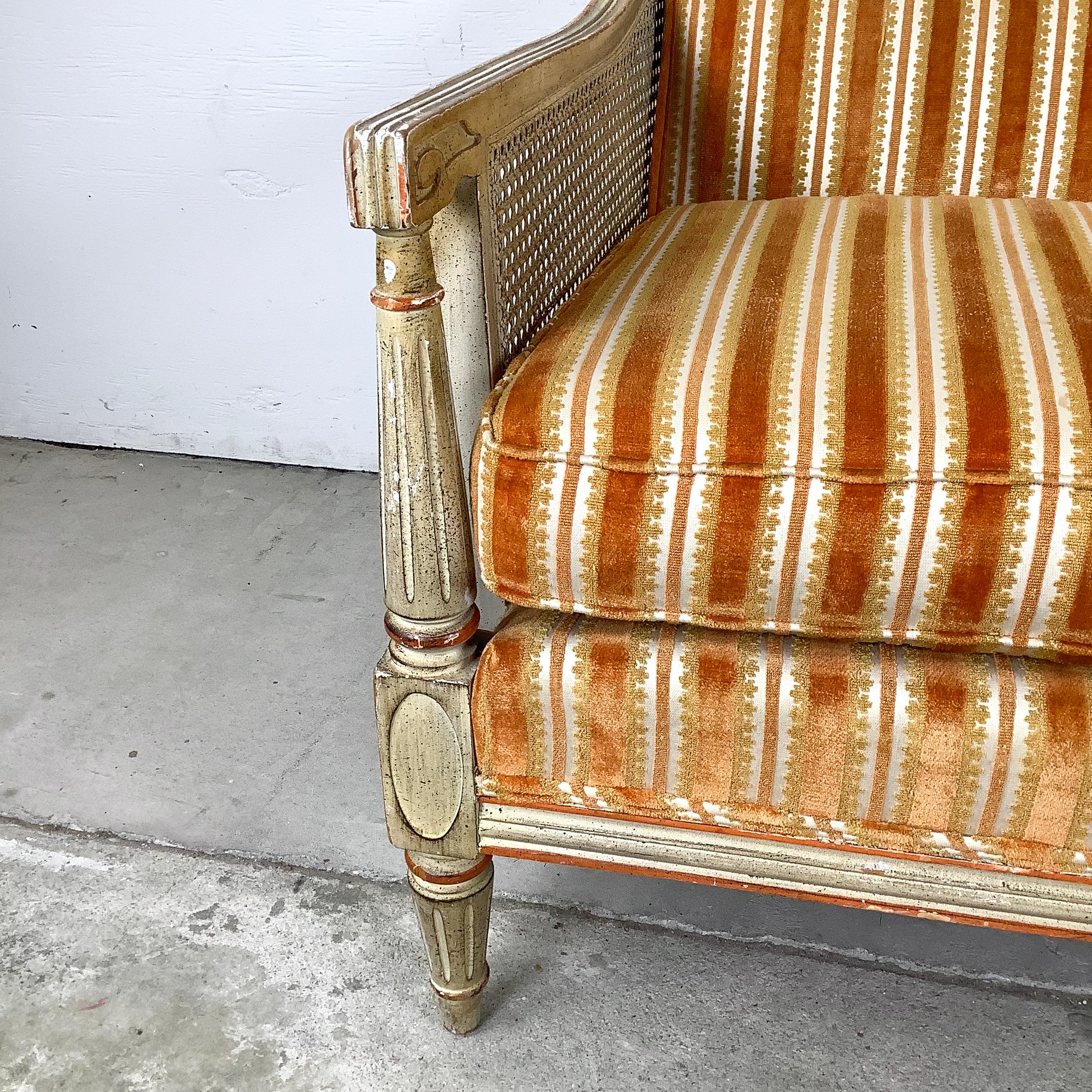 Vintage Cane-Arm Louis XVI Style Settee With Carved Frame (Louis XV.) im Angebot