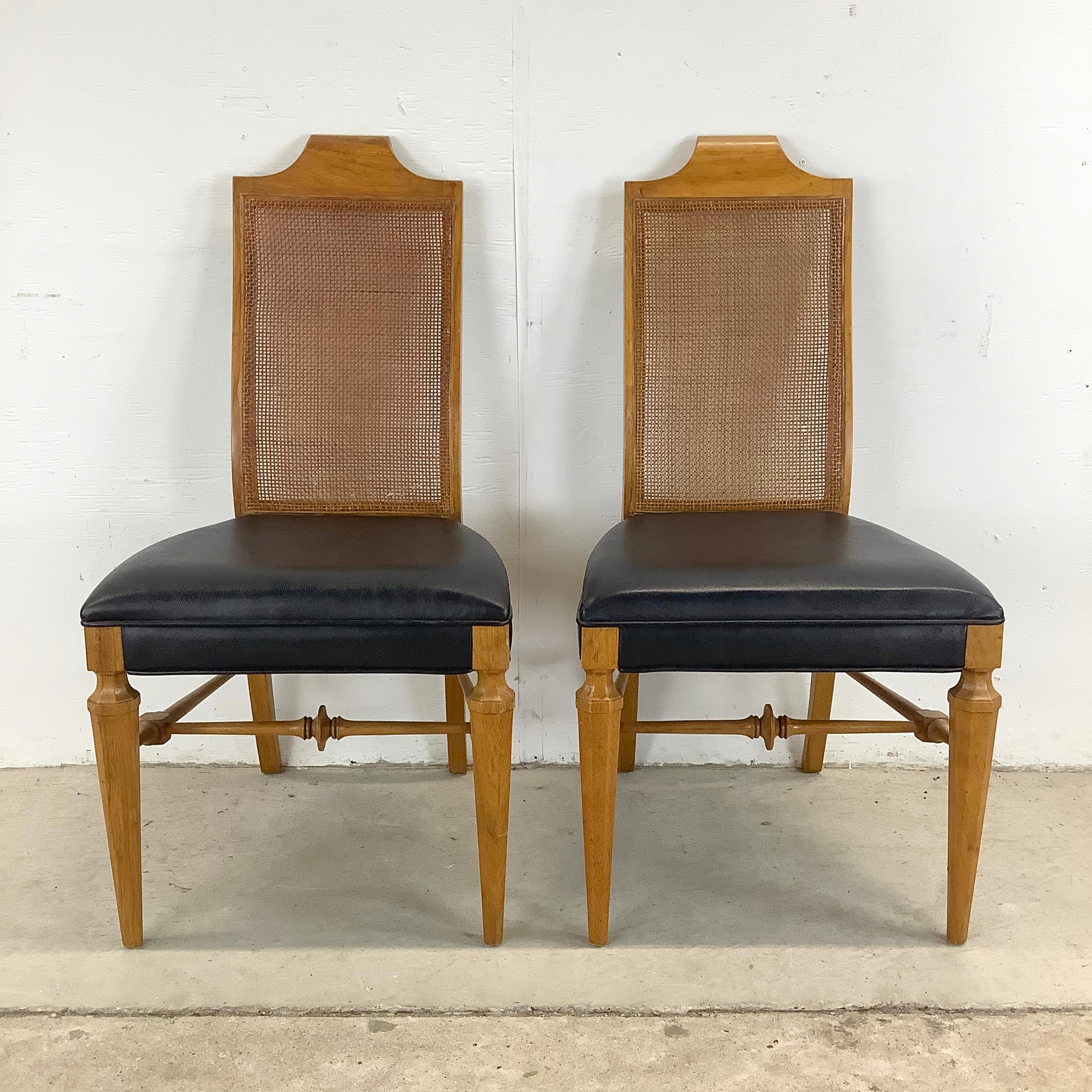 Mid-Century moderno Sedie da pranzo con schienale a canne d'epoca - Set di quattro sedie in vendita