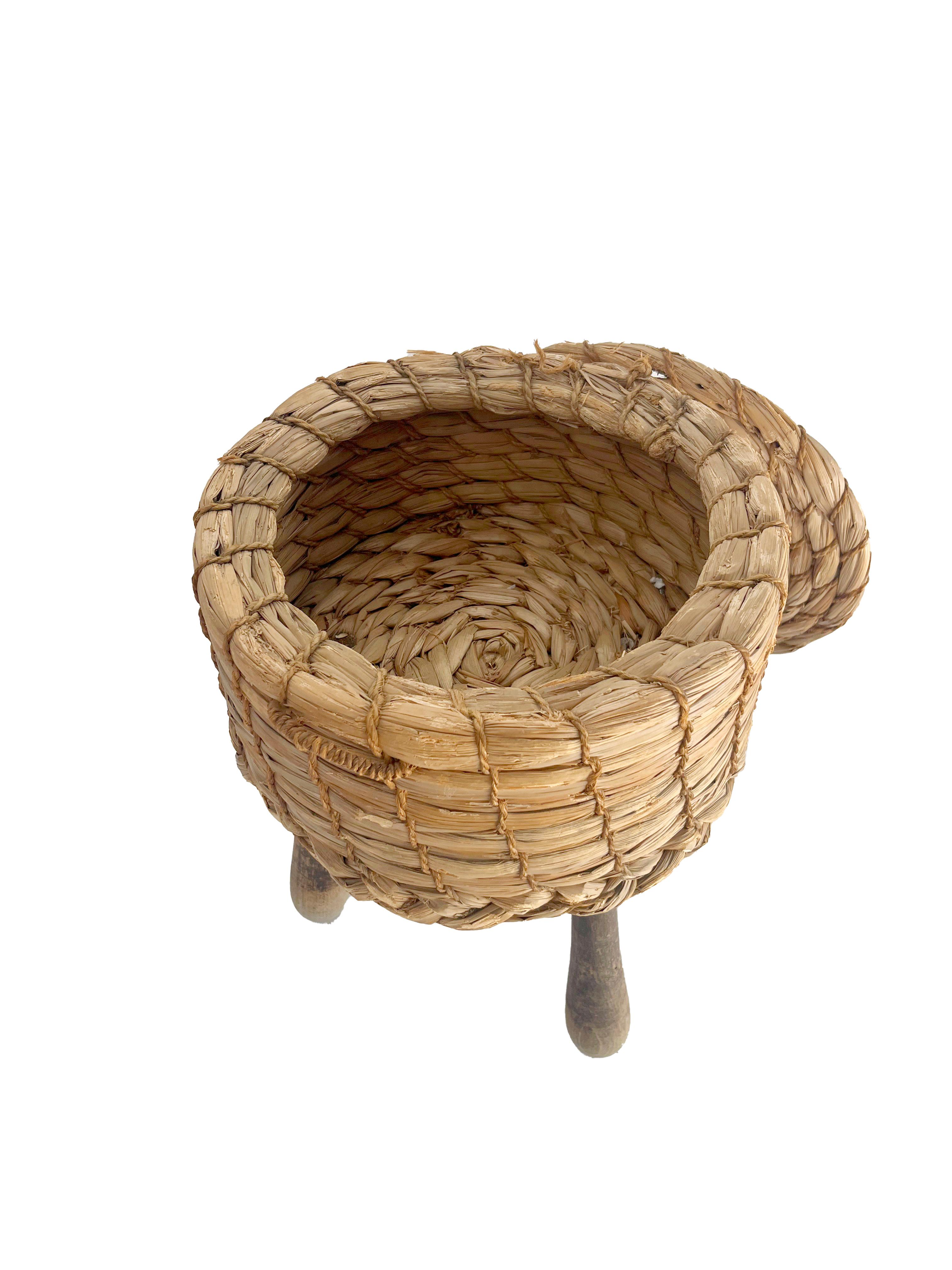 Espagnol Tabouret à canne vintage - Exclusif et en excellent état en vente