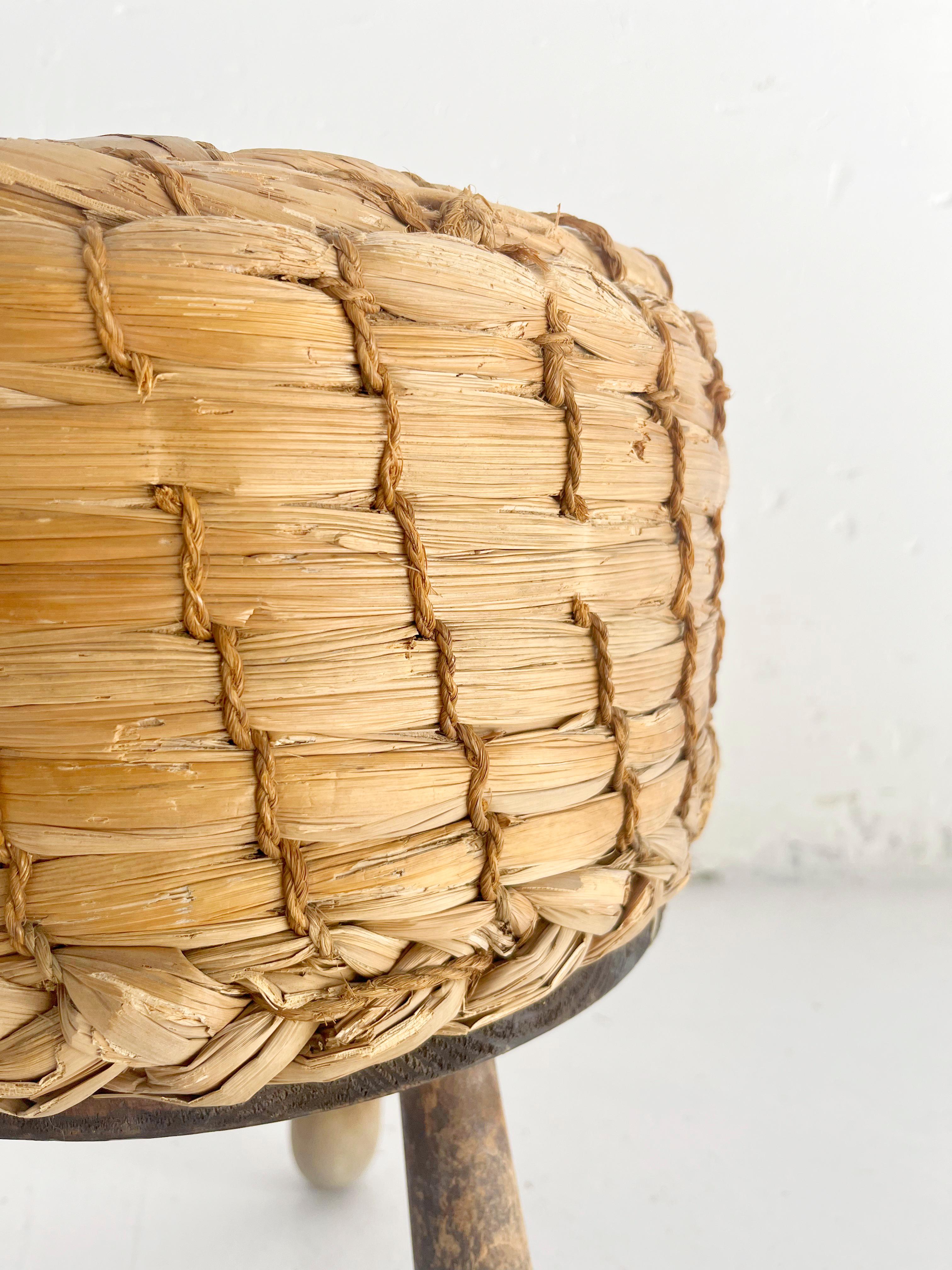 Tabouret à canne vintage - Exclusif et en excellent état Bon état - En vente à Barcelona, ES