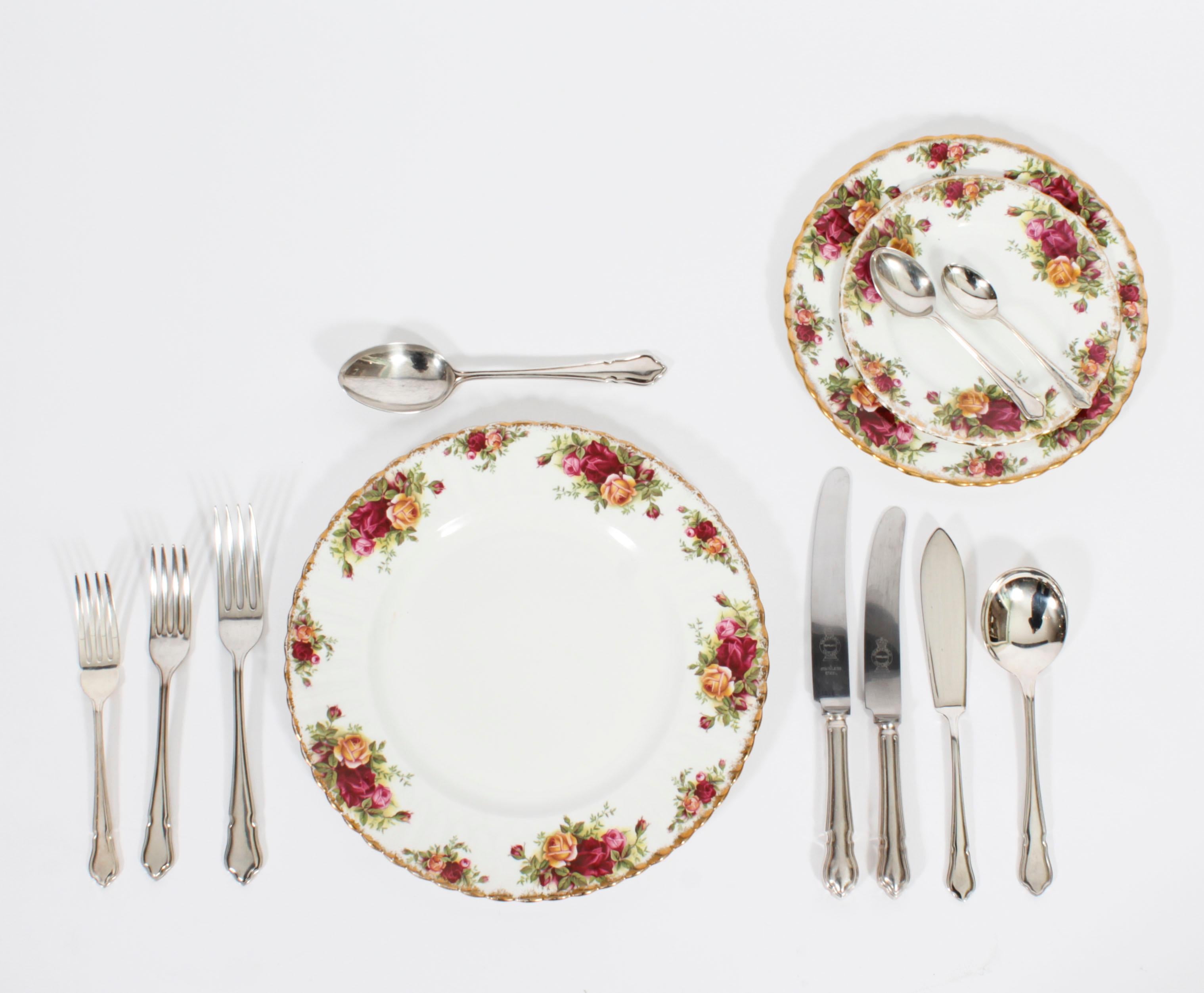 This is a stunning vintage 12 place setting A1 Sheffield England, silver plated cutlery set by the renowned Sheffield silversmith John Turton, dating from the mid 20th century.
 
The beautiful set consists of 125 pieces in the Dubarry pattern.

