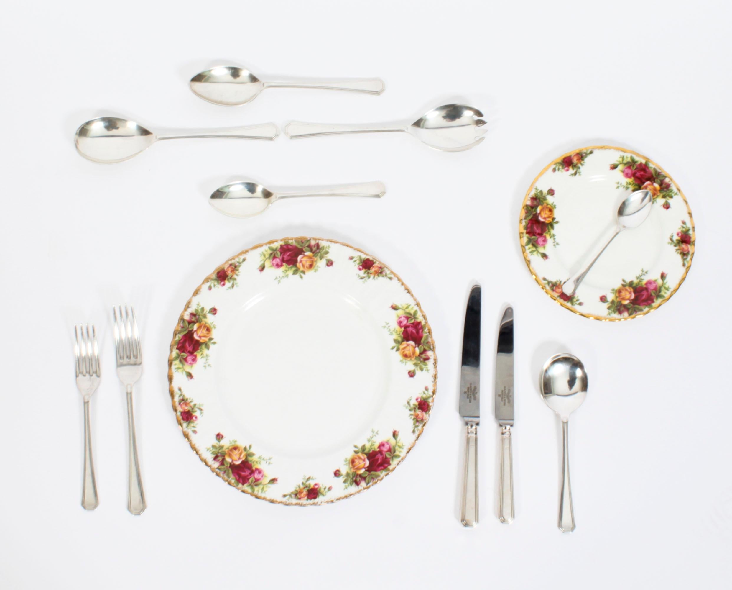 This is a wonderful 60 piece 8 place setting vintage sterling silver cutlery canteen in the original walnut case.

The silver with hallmarks for Sheffield 1995 and the makers mark of the world renowned silversmith to the Royal Family, Mappin &