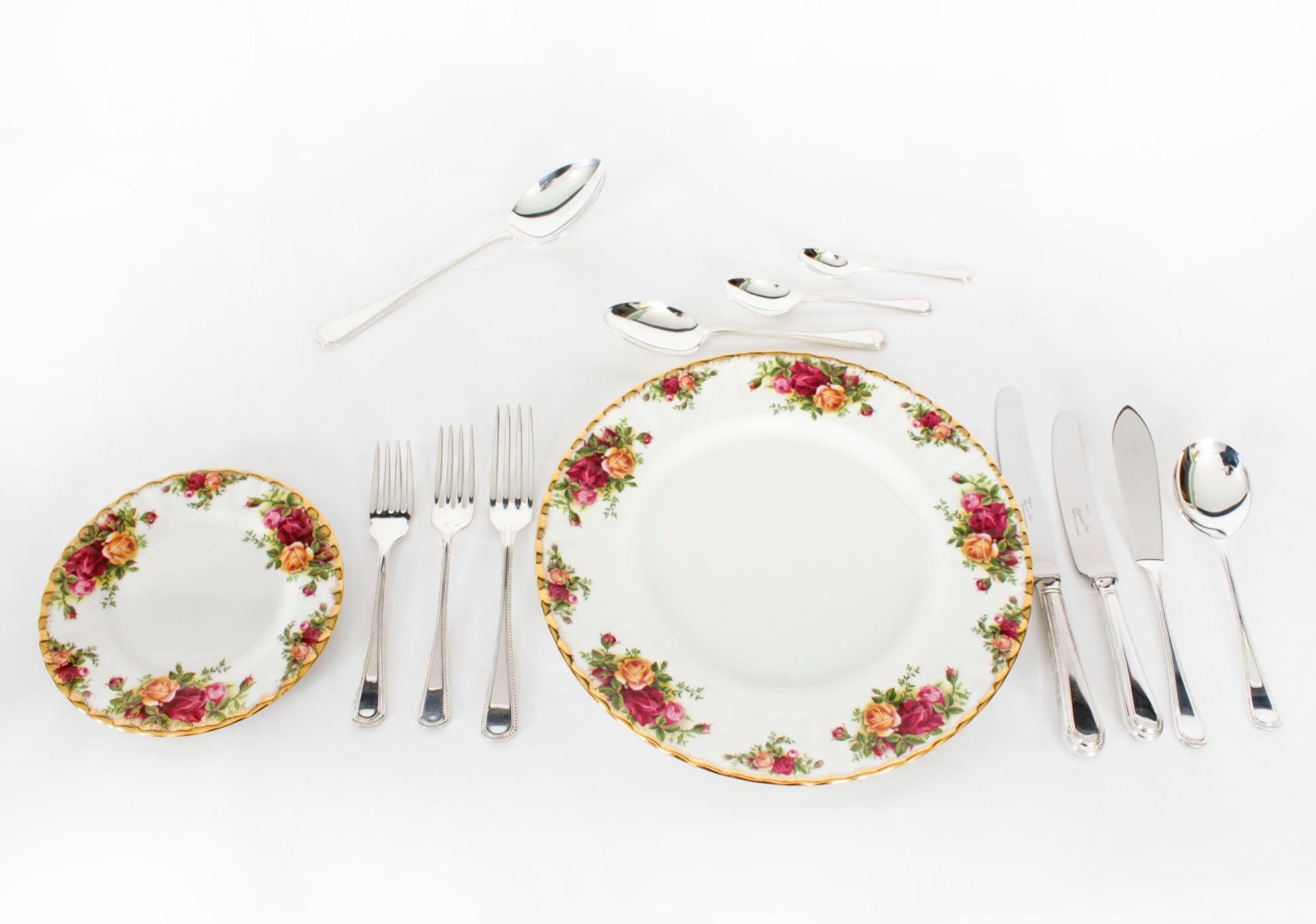 Canteen x 8 perles argentées, service de couverts à motif de 84 pièces du 20ème siècle Bon état - En vente à London, GB