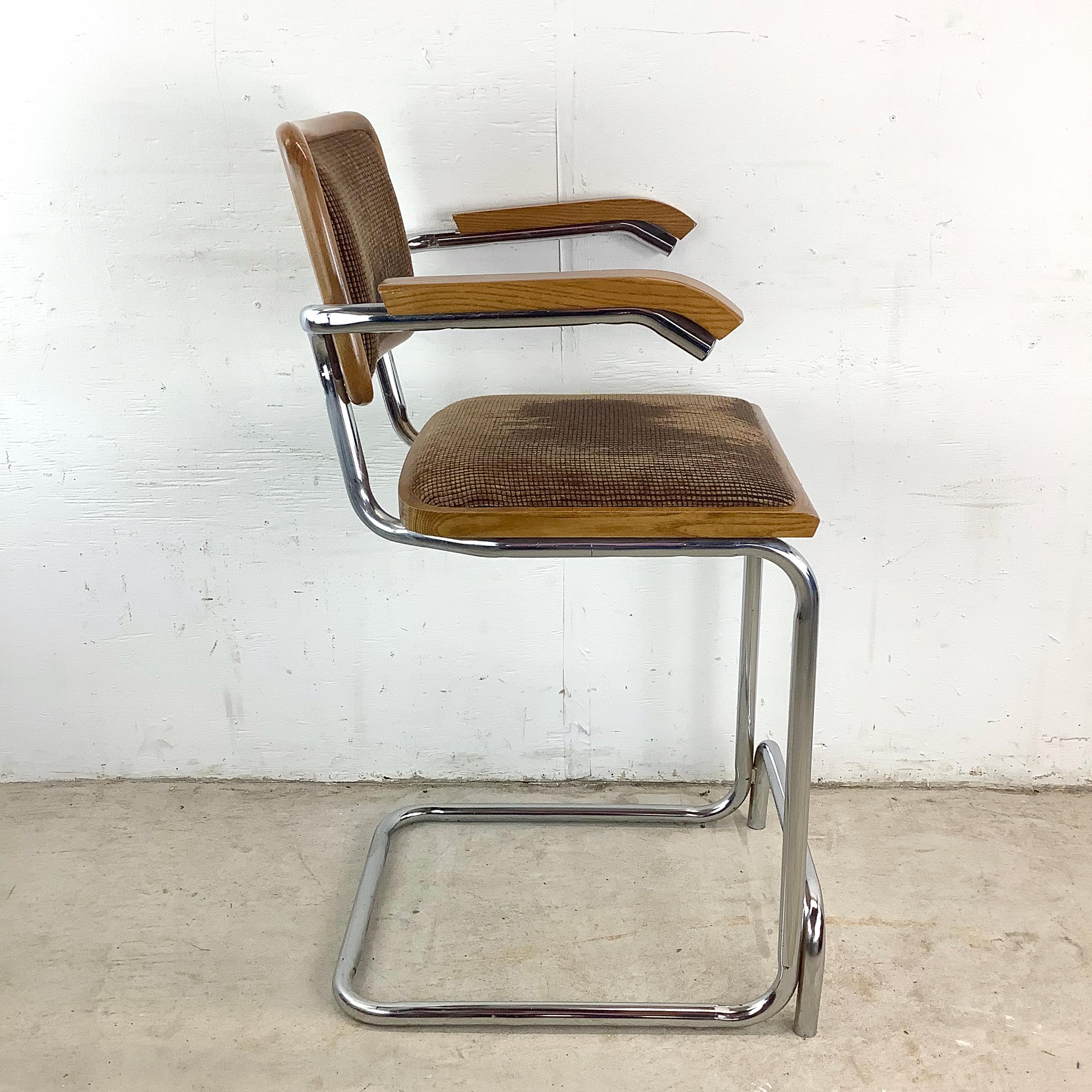 Taburete de bar voladizo vintage con reposabrazos en venta 3
