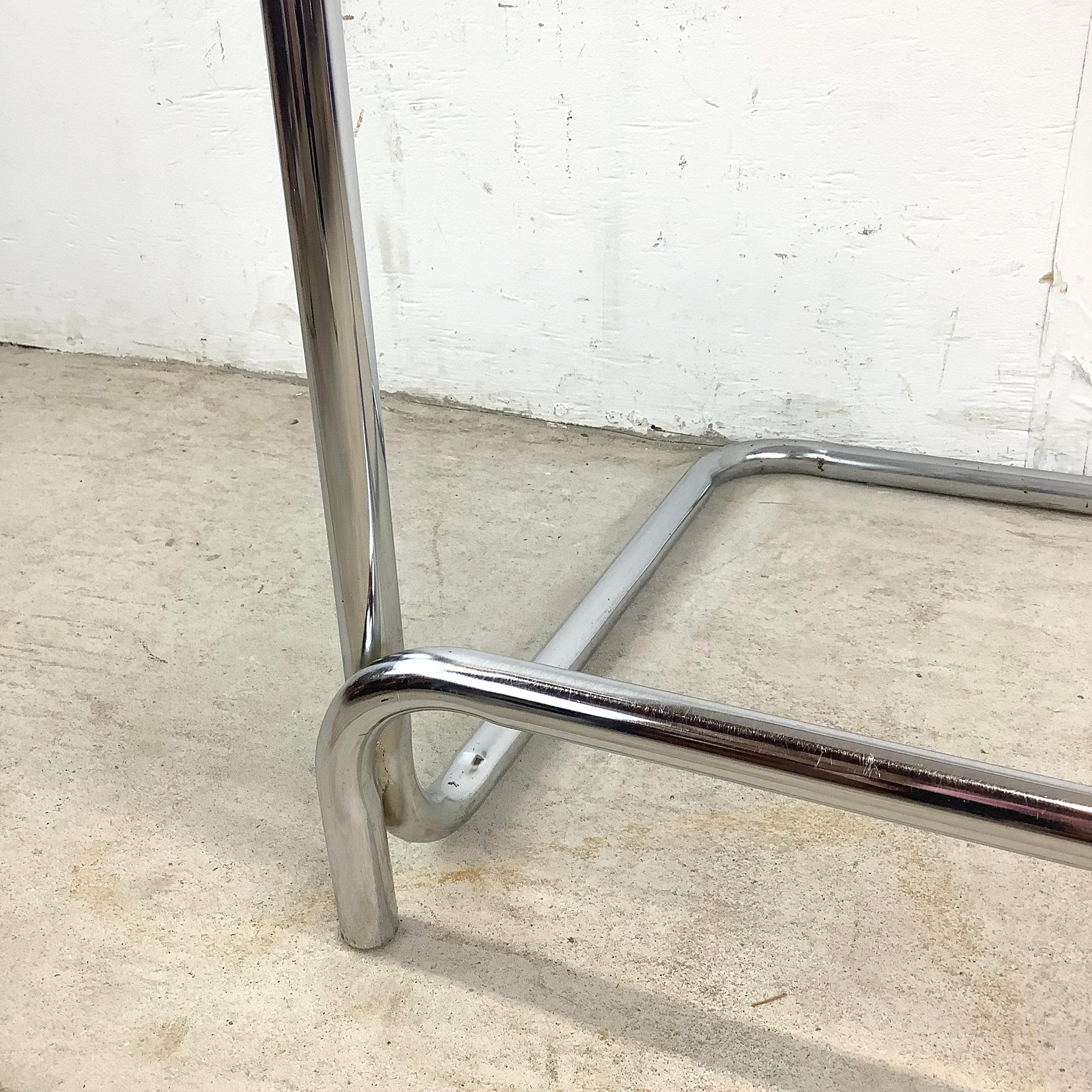 Taburete de bar voladizo vintage con reposabrazos en venta 10