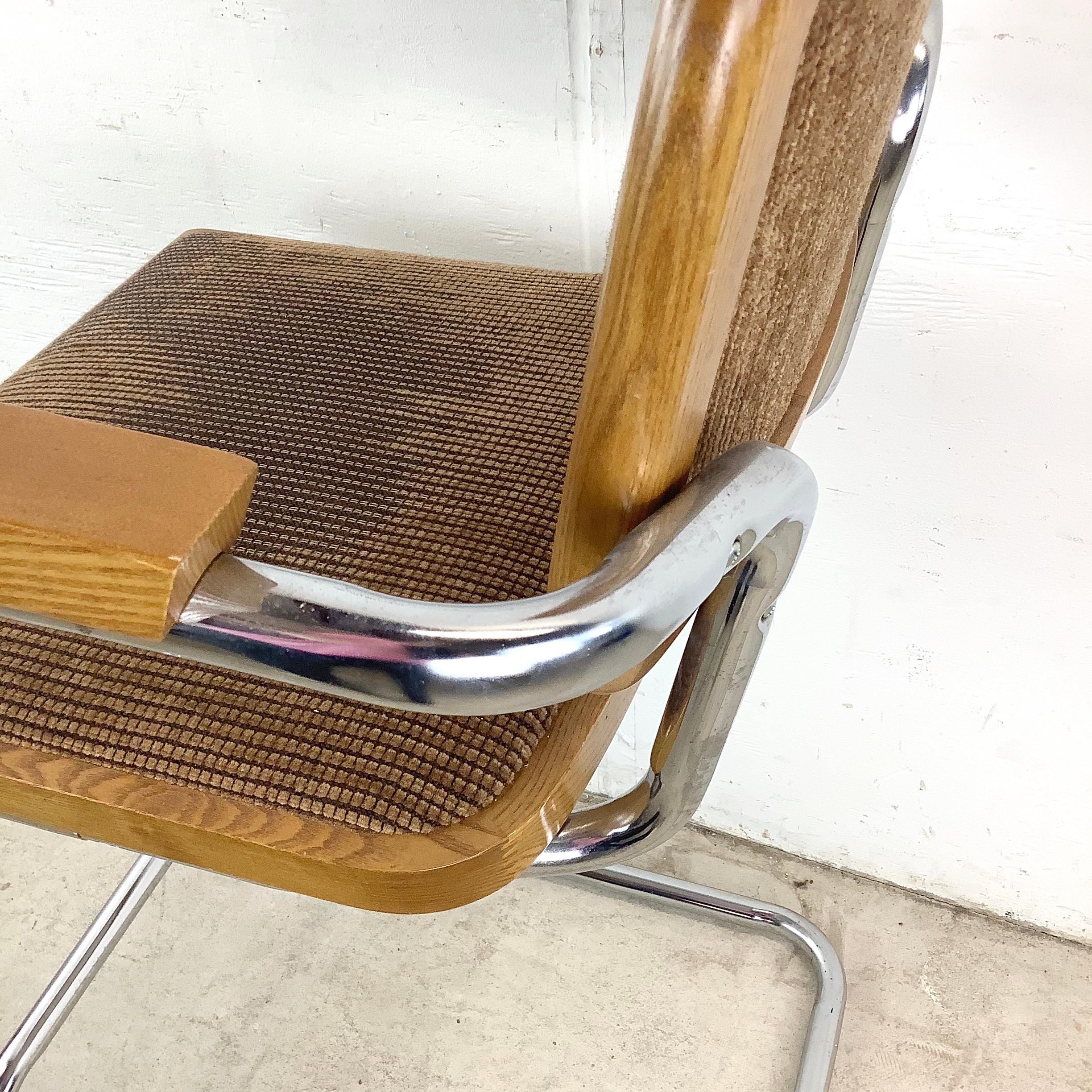 Taburete de bar voladizo vintage con reposabrazos en venta 12