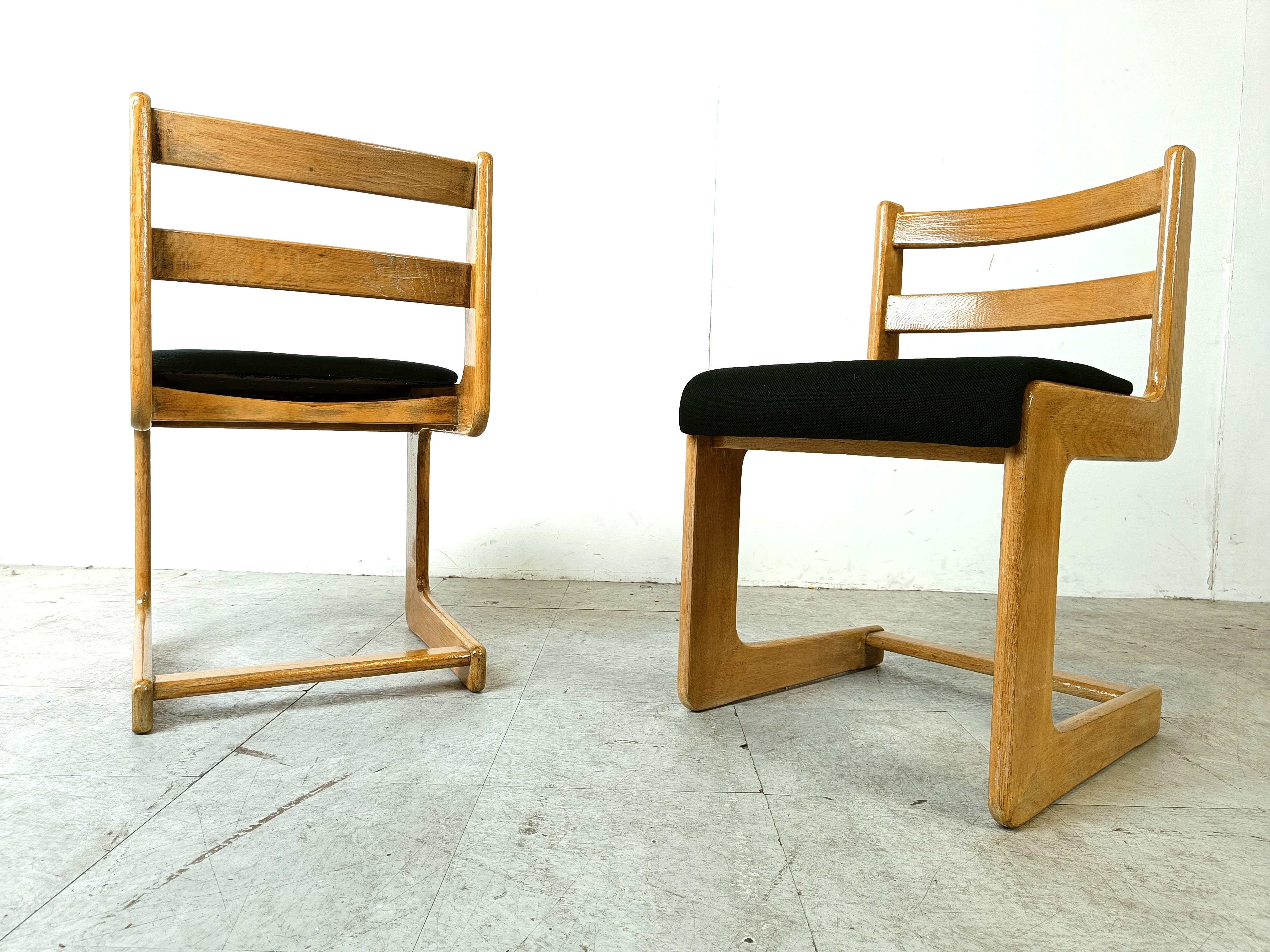 Freitragende Vintage-Stühle von Casala, 1970er-Jahre im Angebot 1