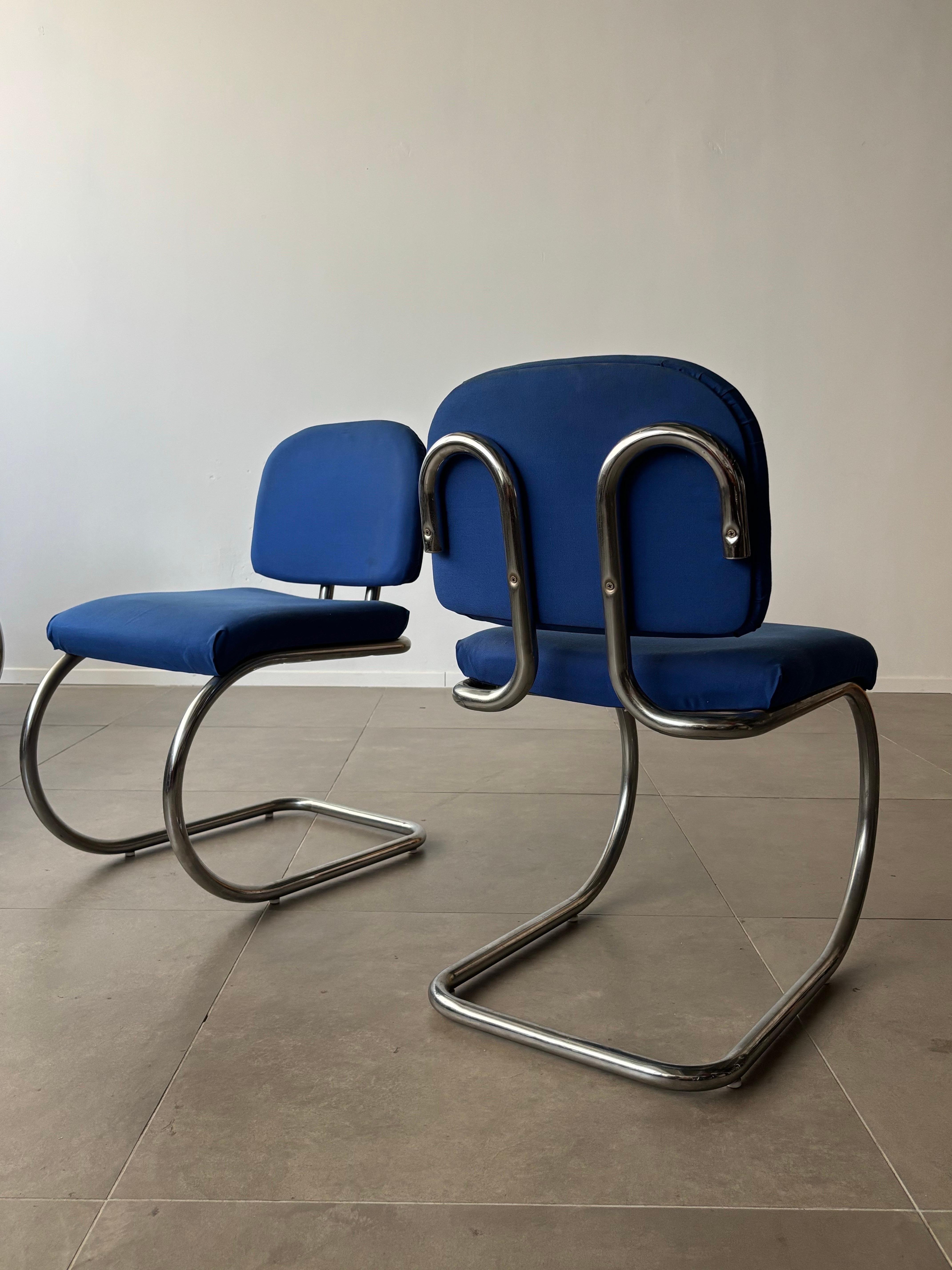 Vintage cantilever chairs chromed steel and fabric, 1970s Italy In Good Condition For Sale In Tel Aviv-Yafo, Tel Aviv District
