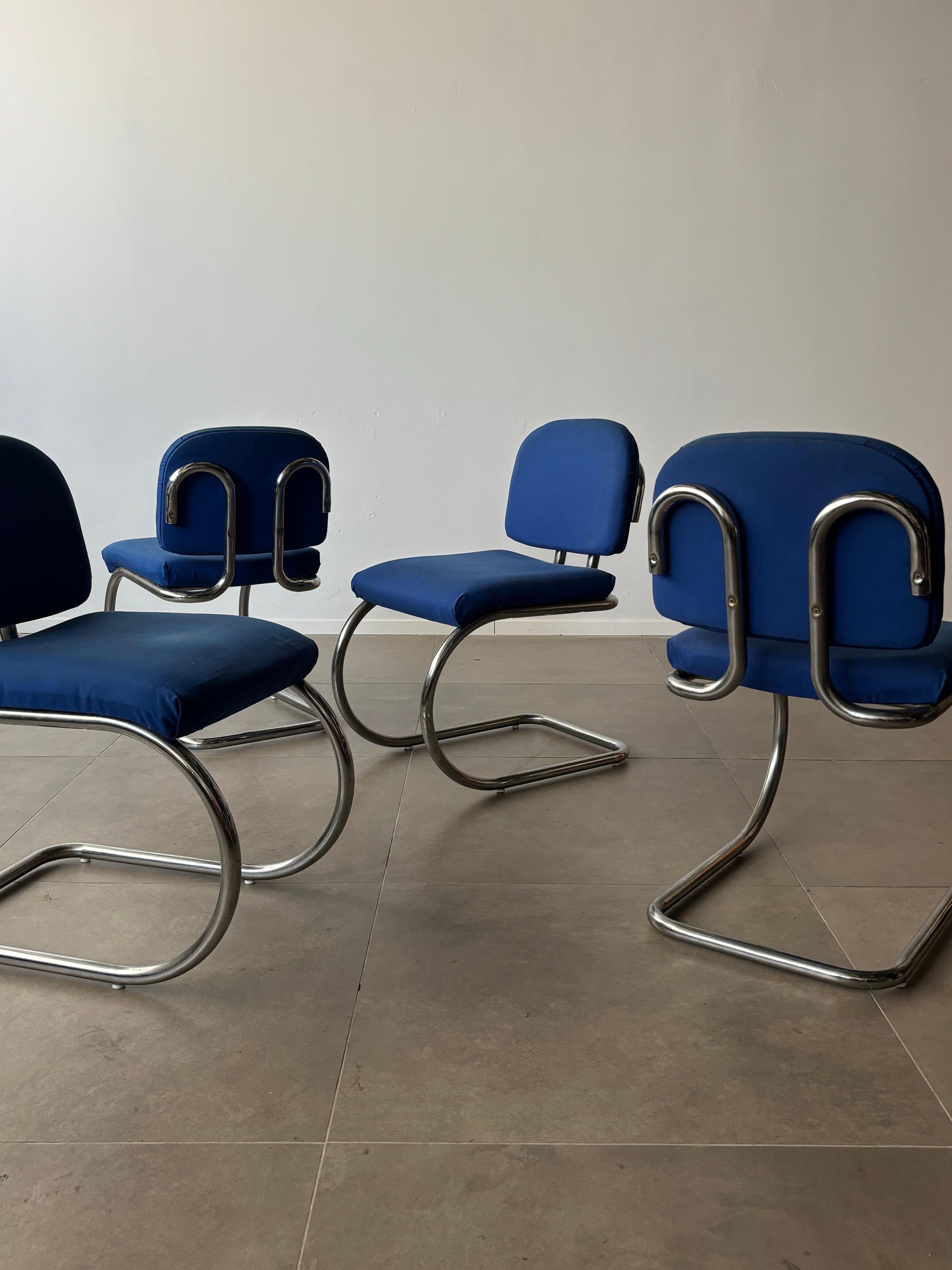 Vintage cantilever chairs chromed steel and fabric, 1970s Italy For Sale 2