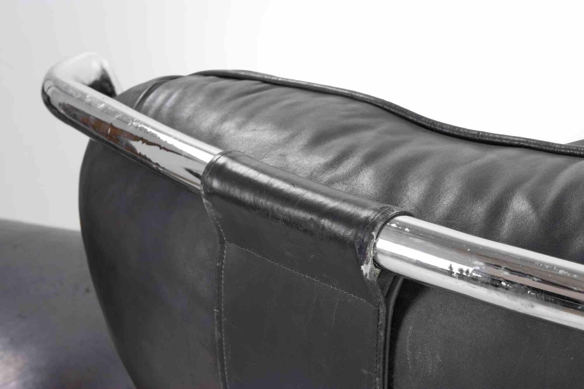 Italian Vintage Cantilever Lounge Leather Chair with Ottoman, 1970s For Sale