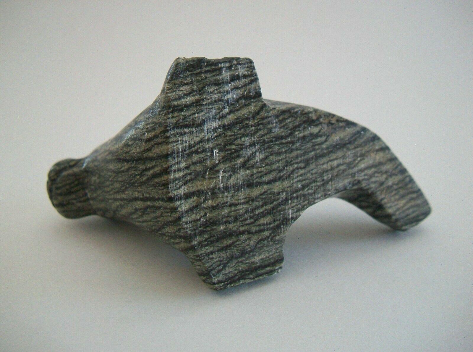 Vintage Cape Dorset Inuit Stone Carving of a Seal, Unsigned, Canada, C.1960's For Sale 5