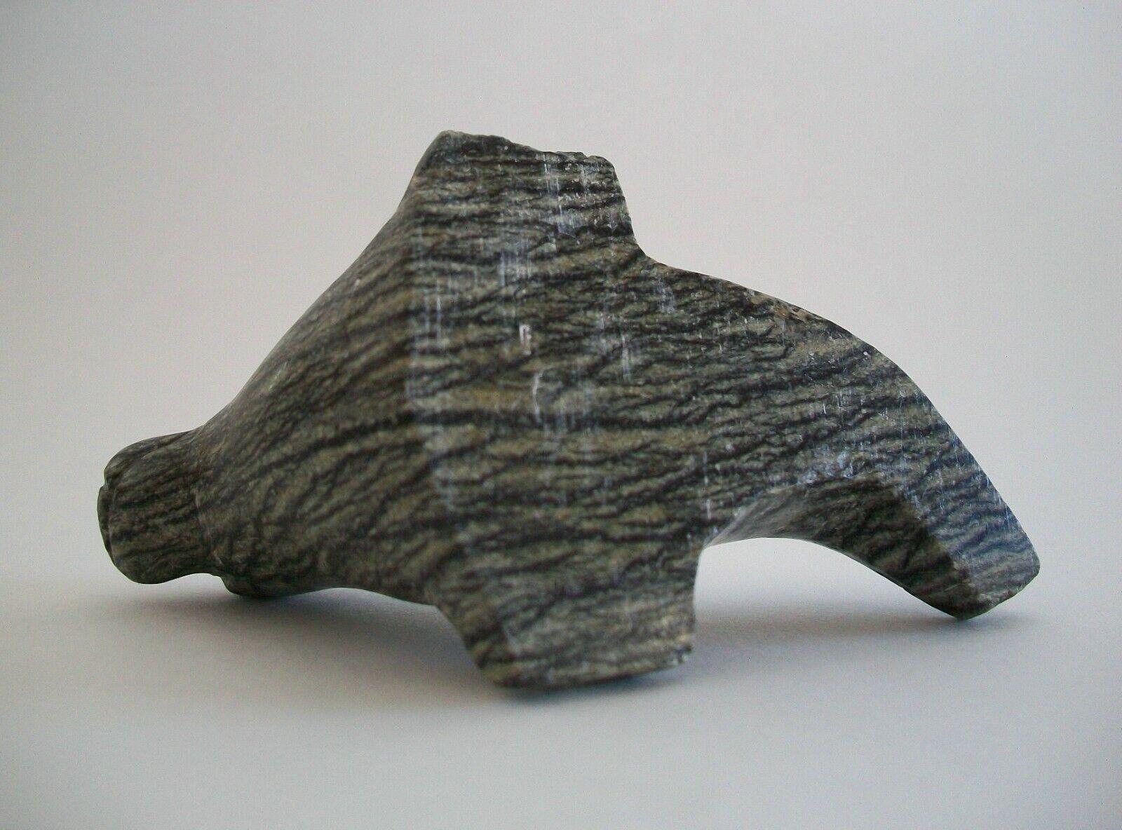 Vintage Cape Dorset Inuit Stone Carving of a Seal, Unsigned, Canada, C.1960's For Sale 6