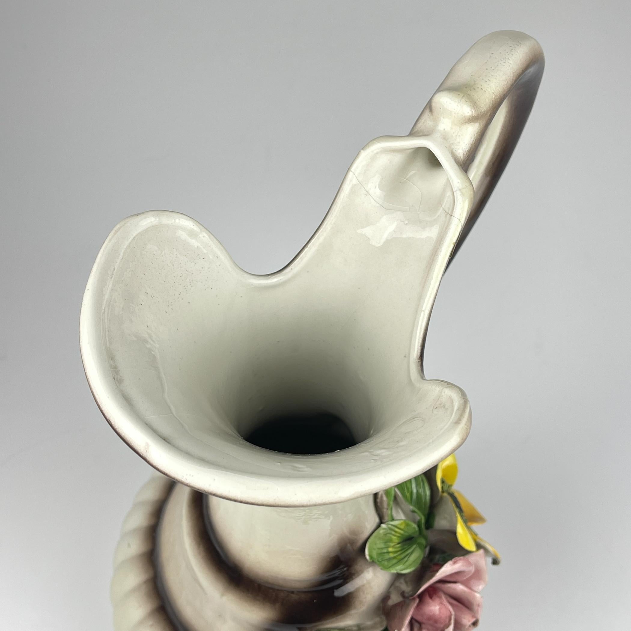 Céramique Pichet vintage en céramique de Capodimonte, milieu du 20e siècle en vente