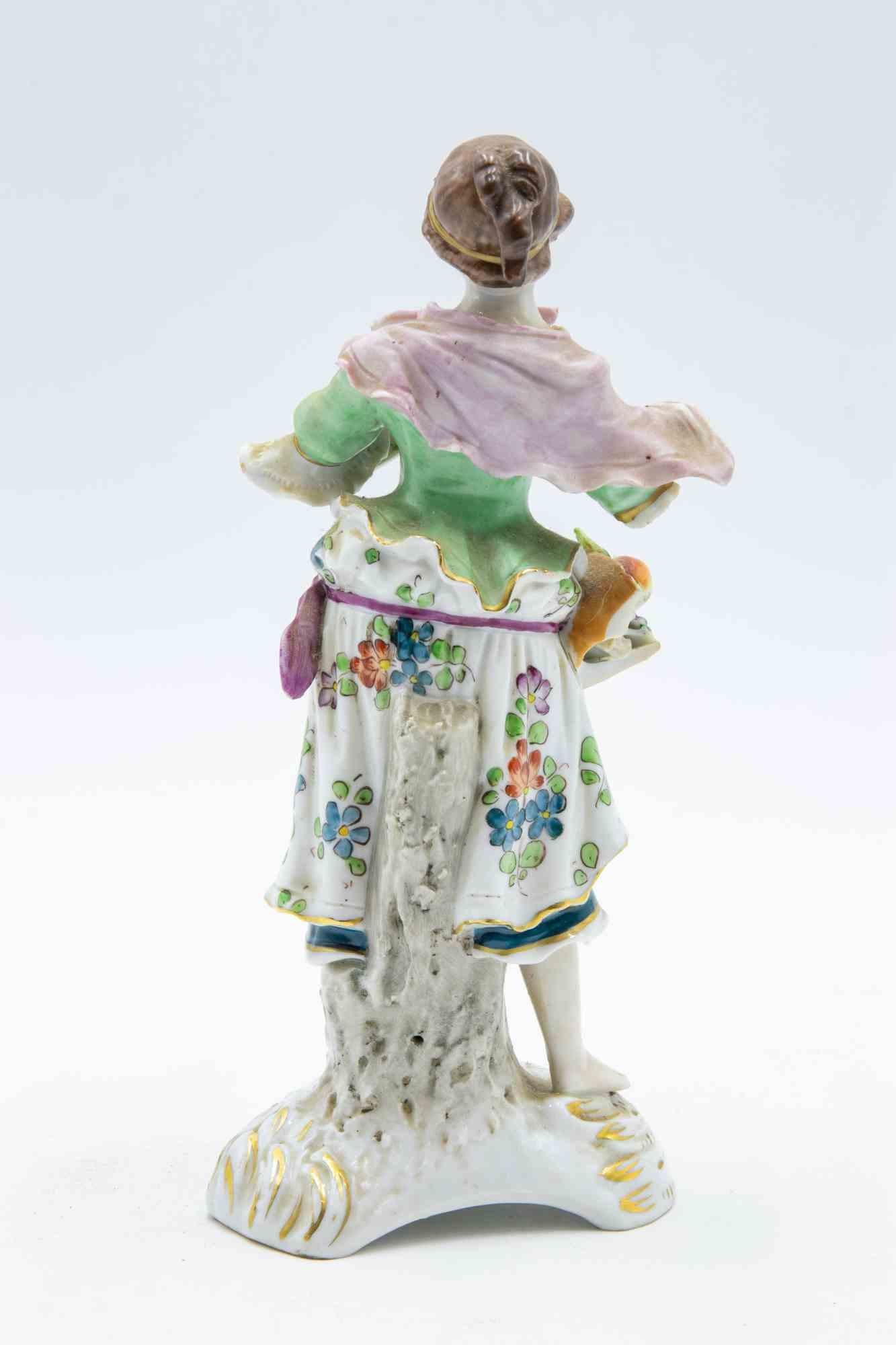 Vintage Capodimonte Ceramic Sculpture of Young Woman, Italy, mid-20th Century For Sale 1